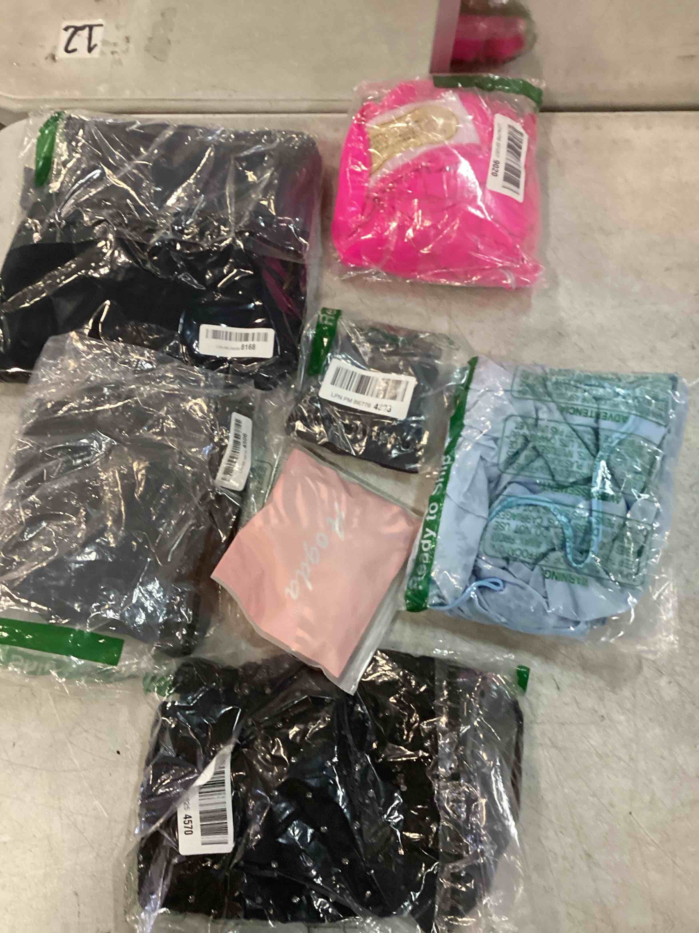https://s3.amazonaws.com/lotting-images-prod/bidfta/PPE00147124_1728400749875.jpeg