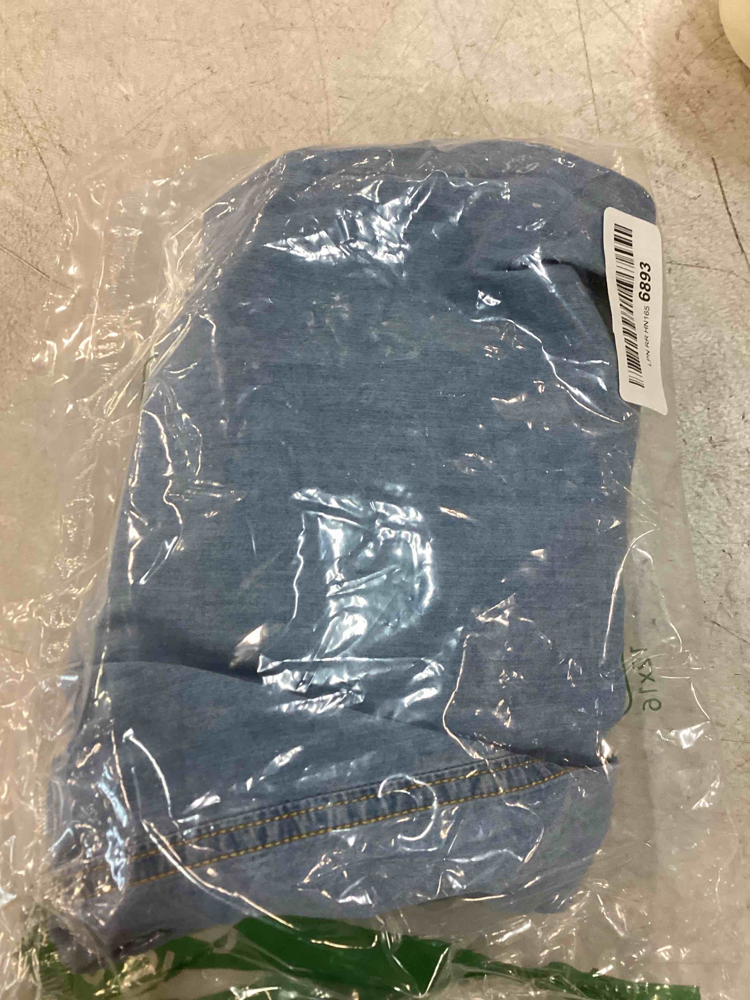 https://s3.amazonaws.com/lotting-images-prod/bidfta/PPE00147190_1728390606337.jpeg