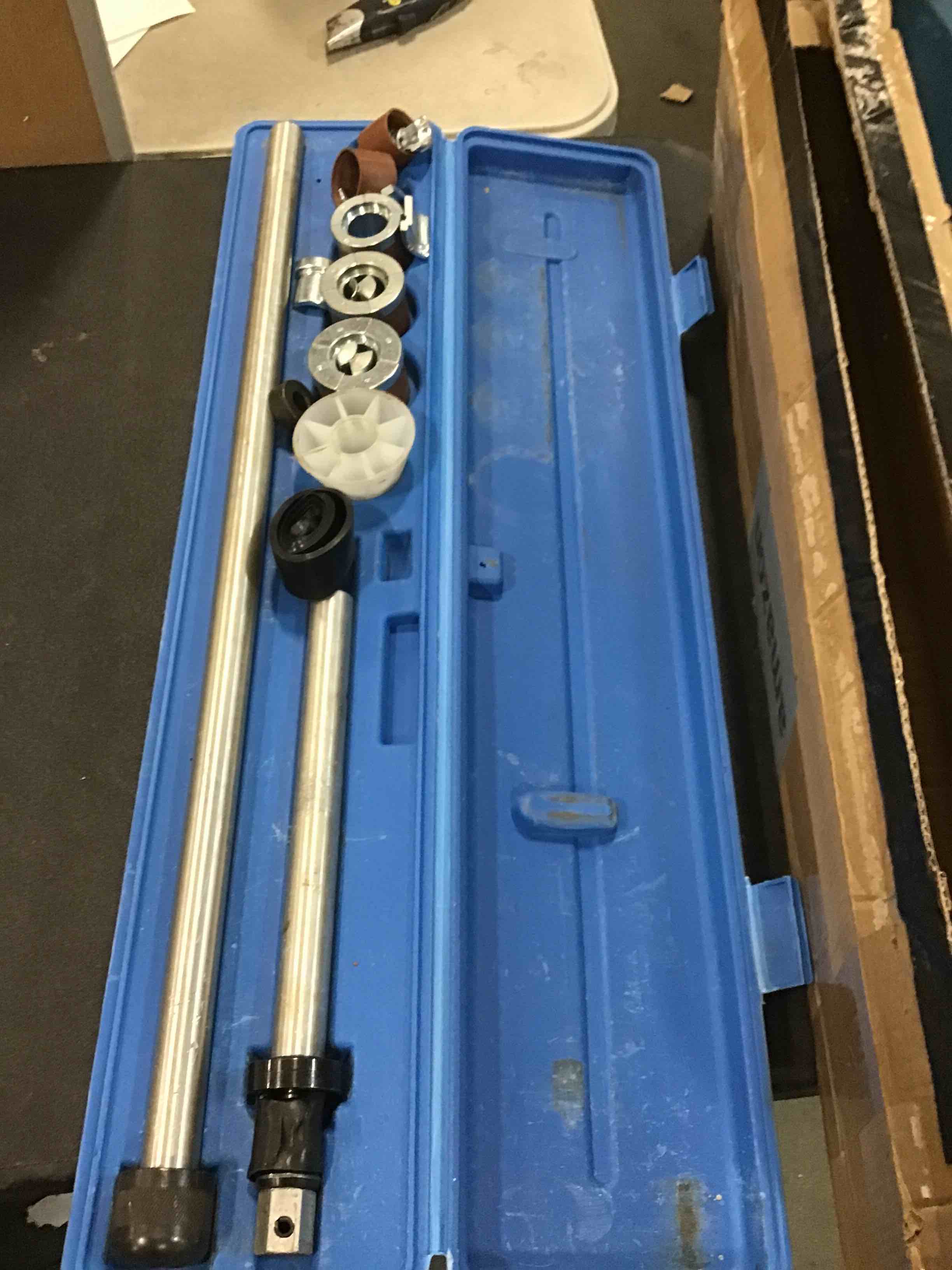 https://s3.amazonaws.com/lotting-images-prod/bidfta/PPE00148192_1729133806800.jpeg