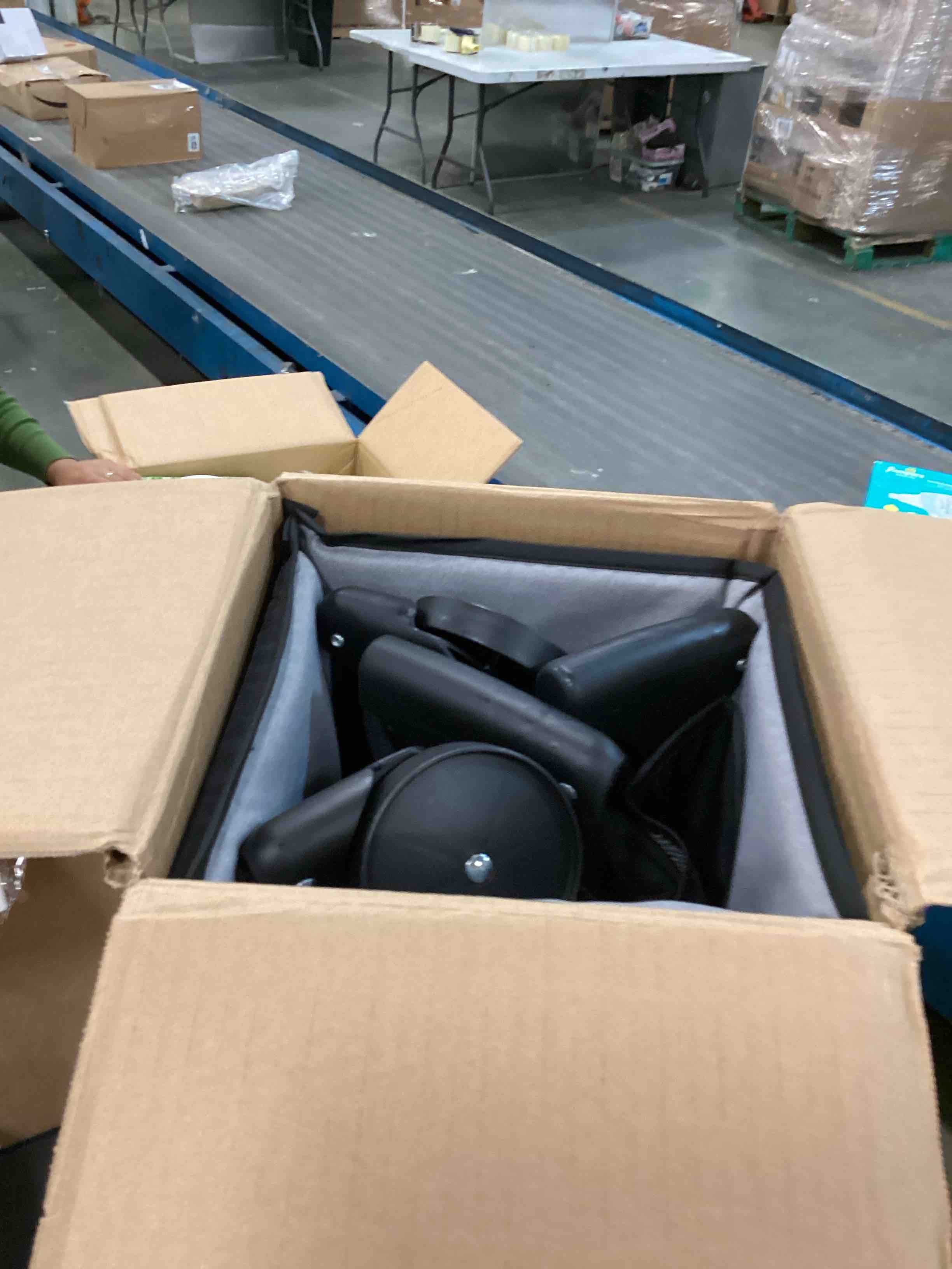 https://s3.amazonaws.com/lotting-images-prod/bidfta/PPE00148321_1729114626169.jpeg