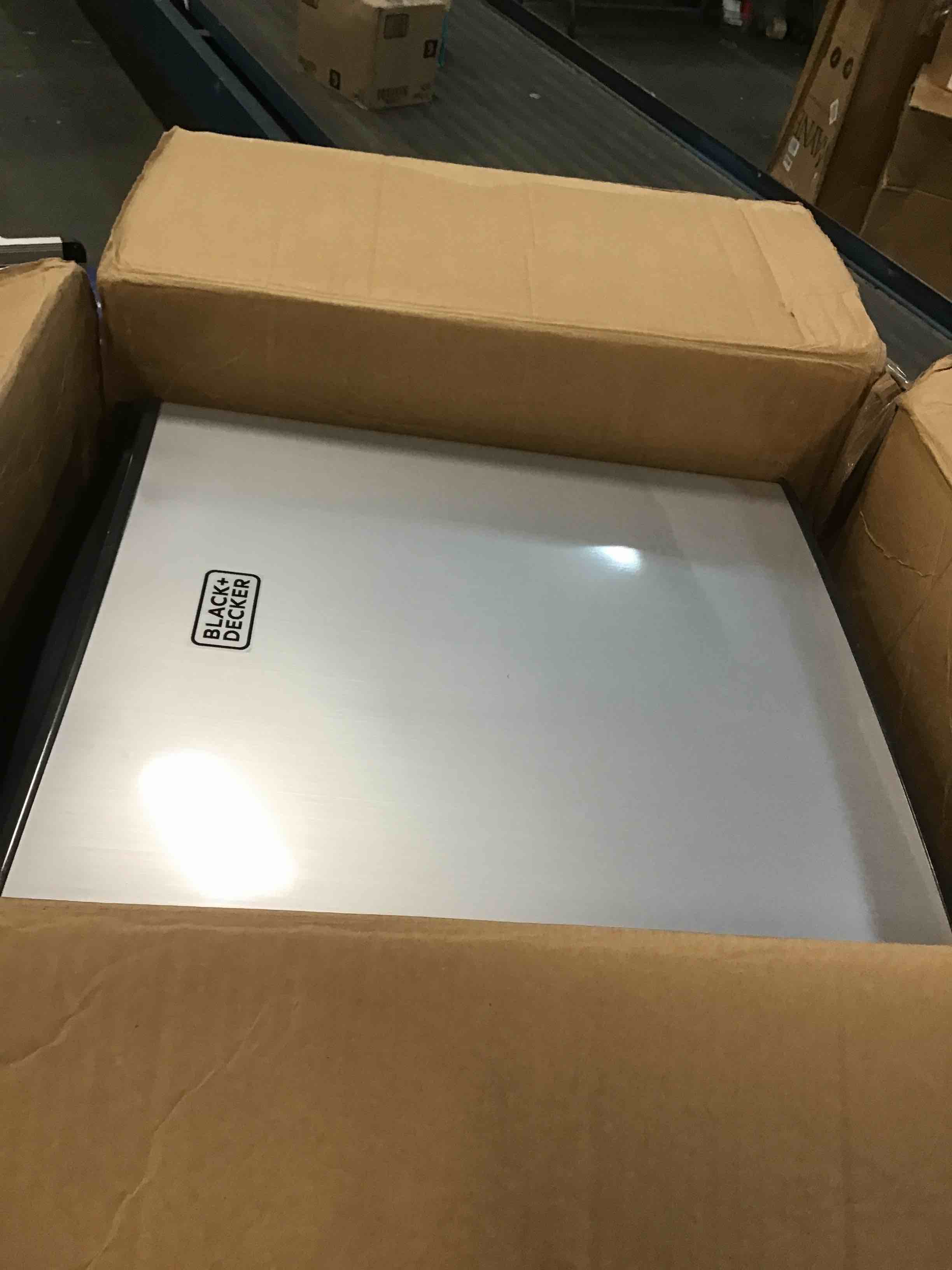 https://s3.amazonaws.com/lotting-images-prod/bidfta/PPE00148406_1729046319298.jpeg