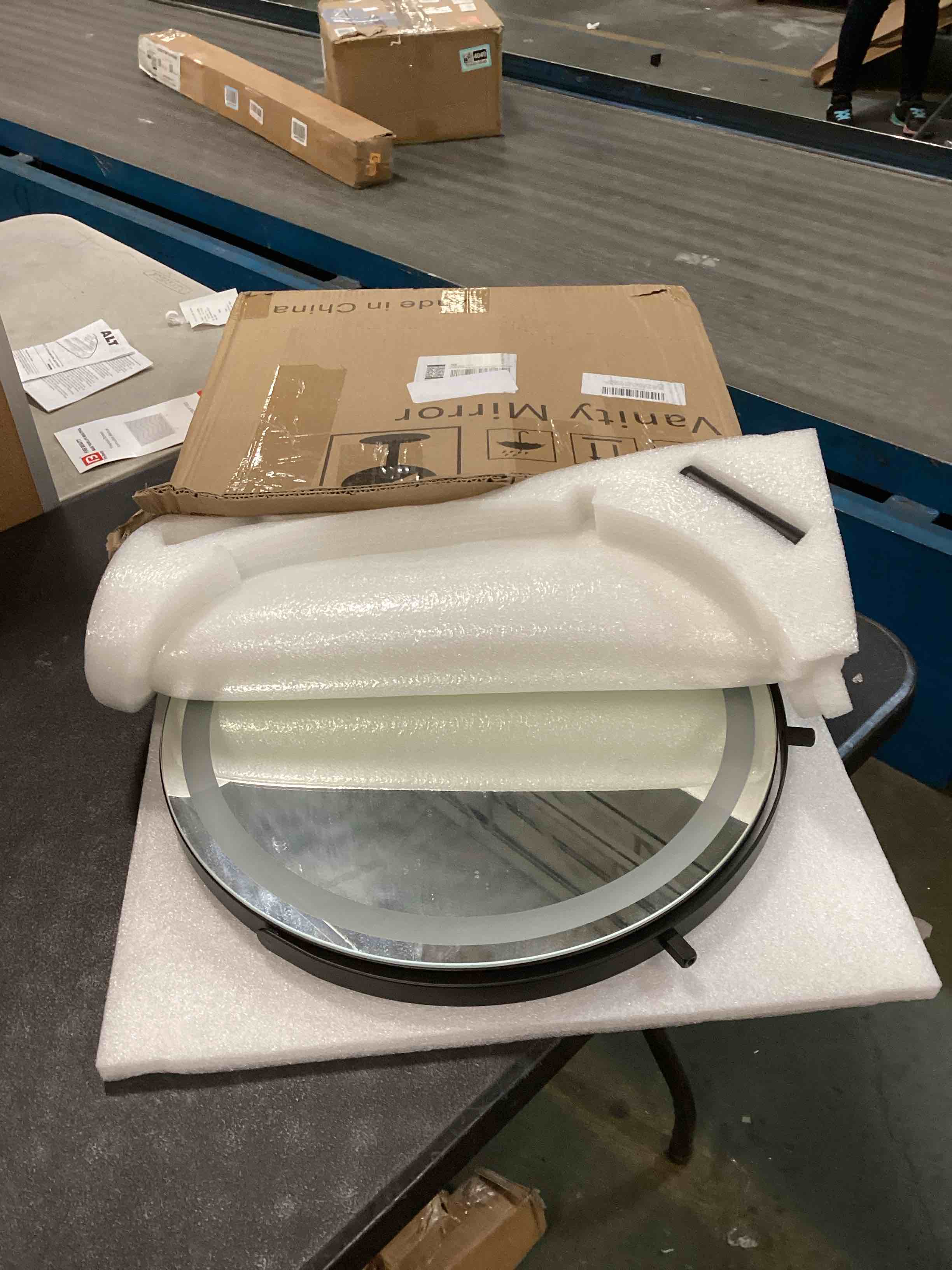 https://s3.amazonaws.com/lotting-images-prod/bidfta/PPE00148735_1728945400332.jpeg