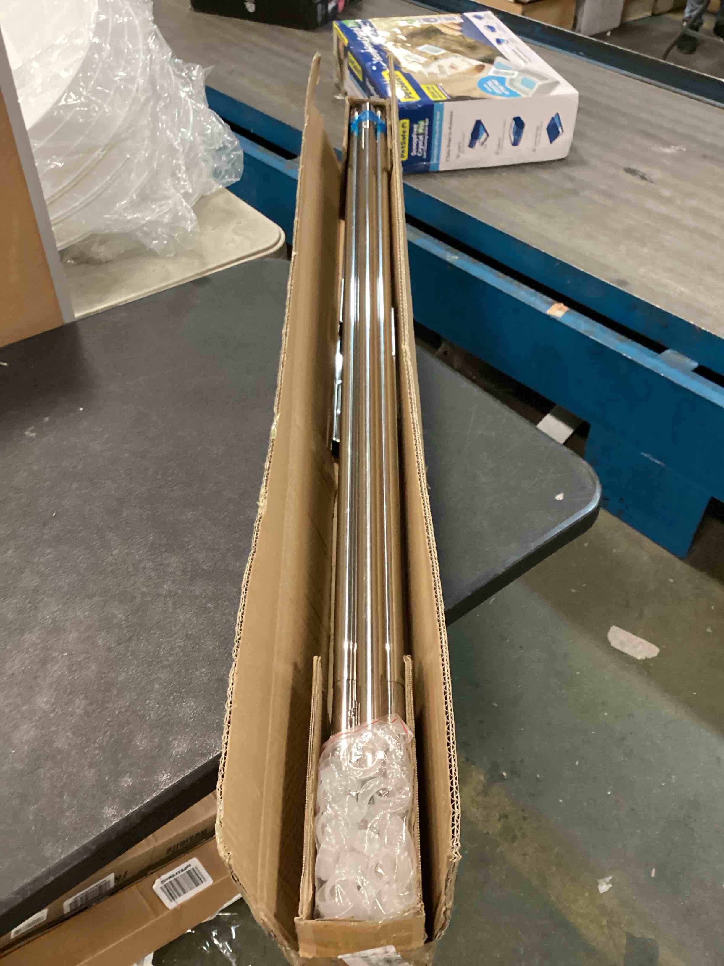 https://s3.amazonaws.com/lotting-images-prod/bidfta/PPE00148842_1728700511058.jpeg