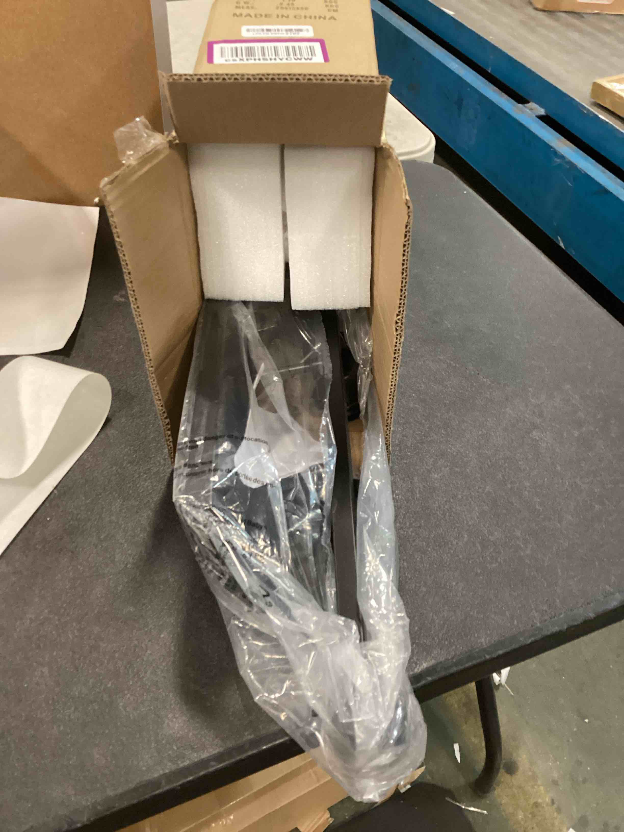 https://s3.amazonaws.com/lotting-images-prod/bidfta/PPE00149312_1728440880198.jpeg