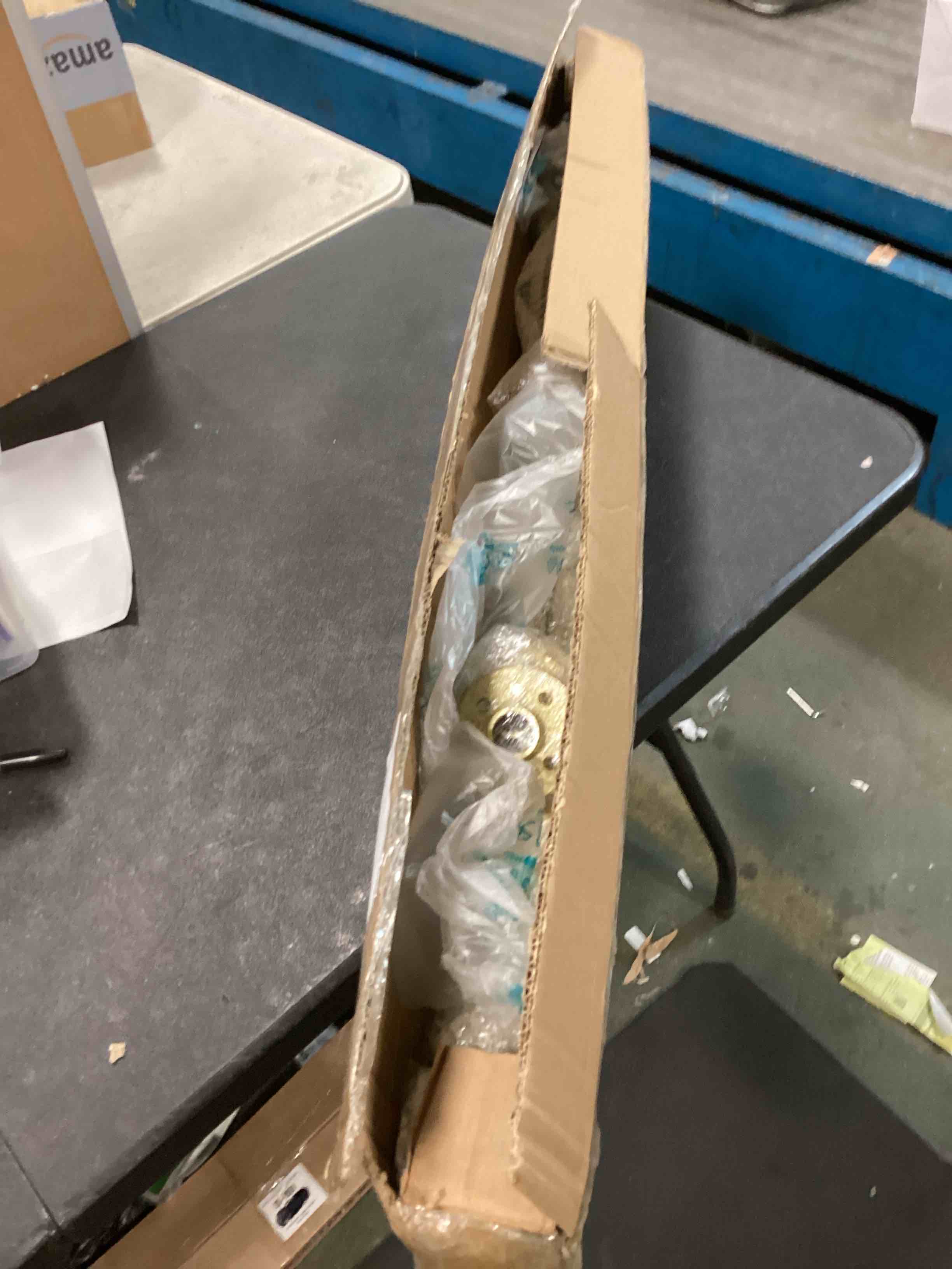 https://s3.amazonaws.com/lotting-images-prod/bidfta/PPE00149340_1728437816394.jpeg