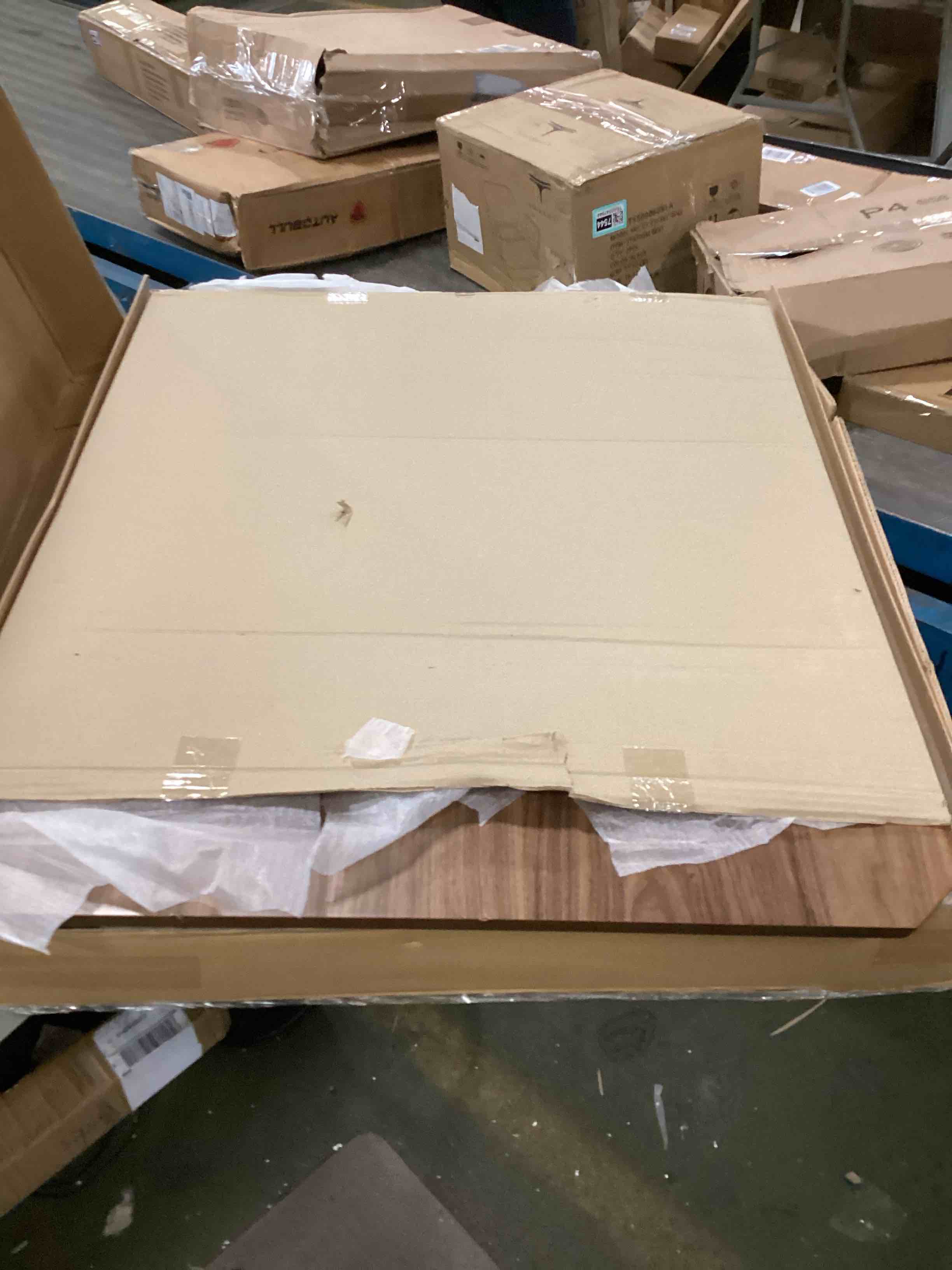 https://s3.amazonaws.com/lotting-images-prod/bidfta/PPE00149812_1728131255324.jpeg