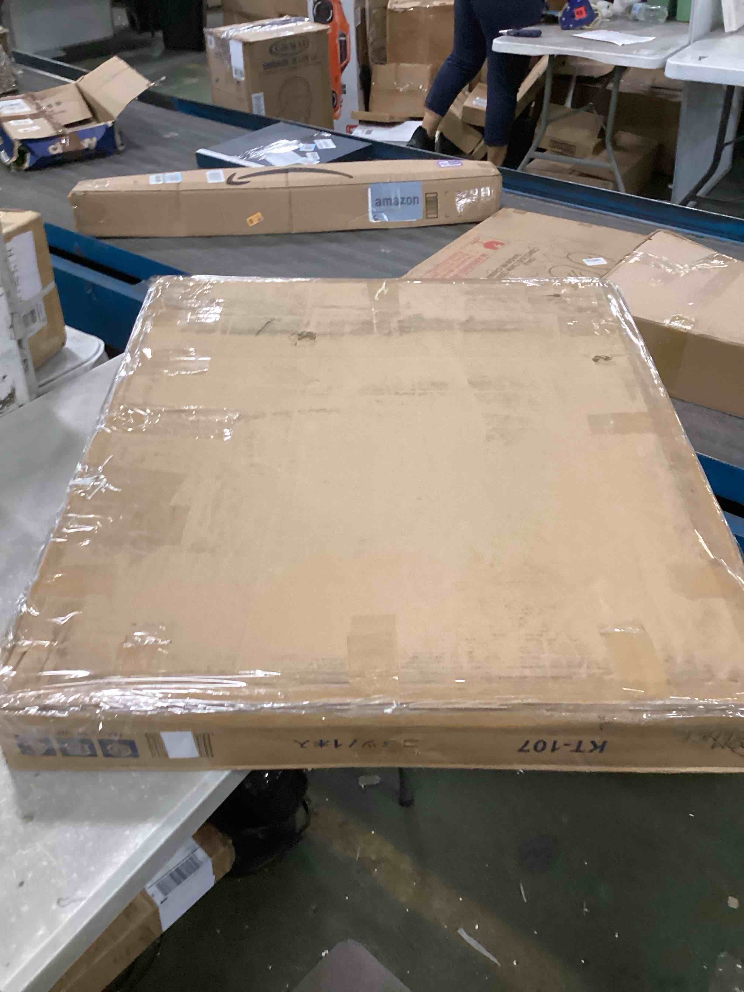 https://s3.amazonaws.com/lotting-images-prod/bidfta/PPE00149812_1728131338144.jpeg