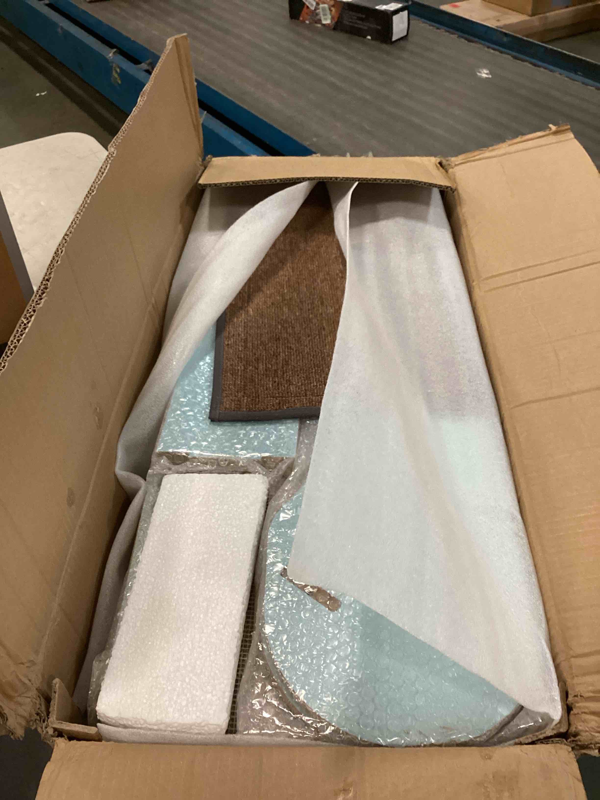 https://s3.amazonaws.com/lotting-images-prod/bidfta/PPE00149983_1728092168651.jpeg