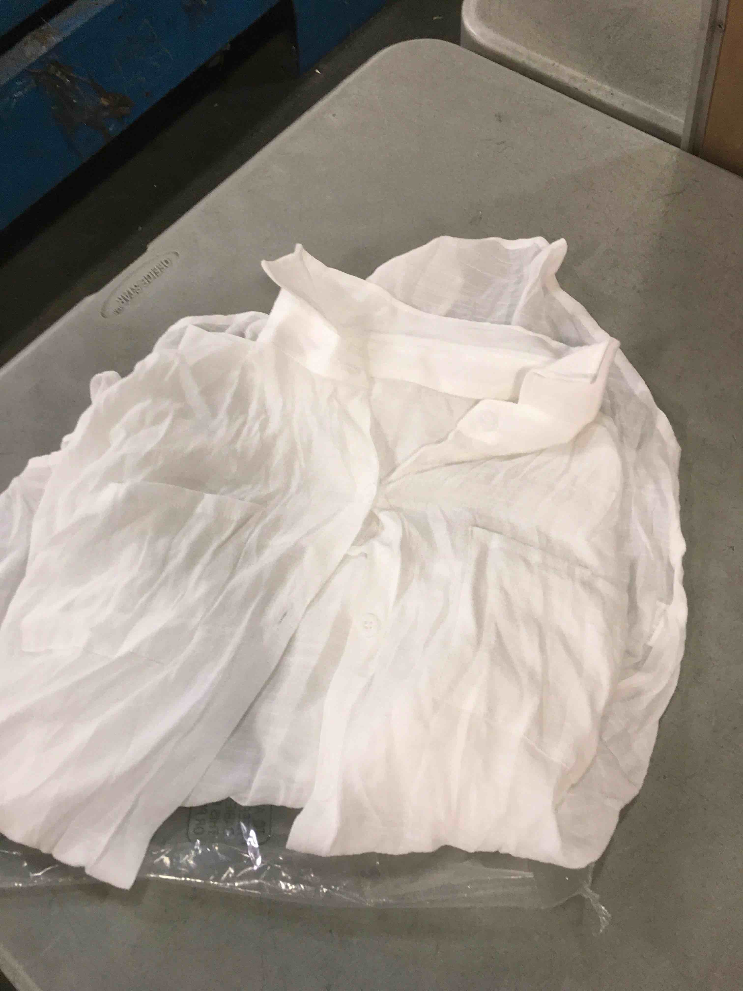 https://s3.amazonaws.com/lotting-images-prod/bidfta/PPE00152198_1728750879730.jpeg