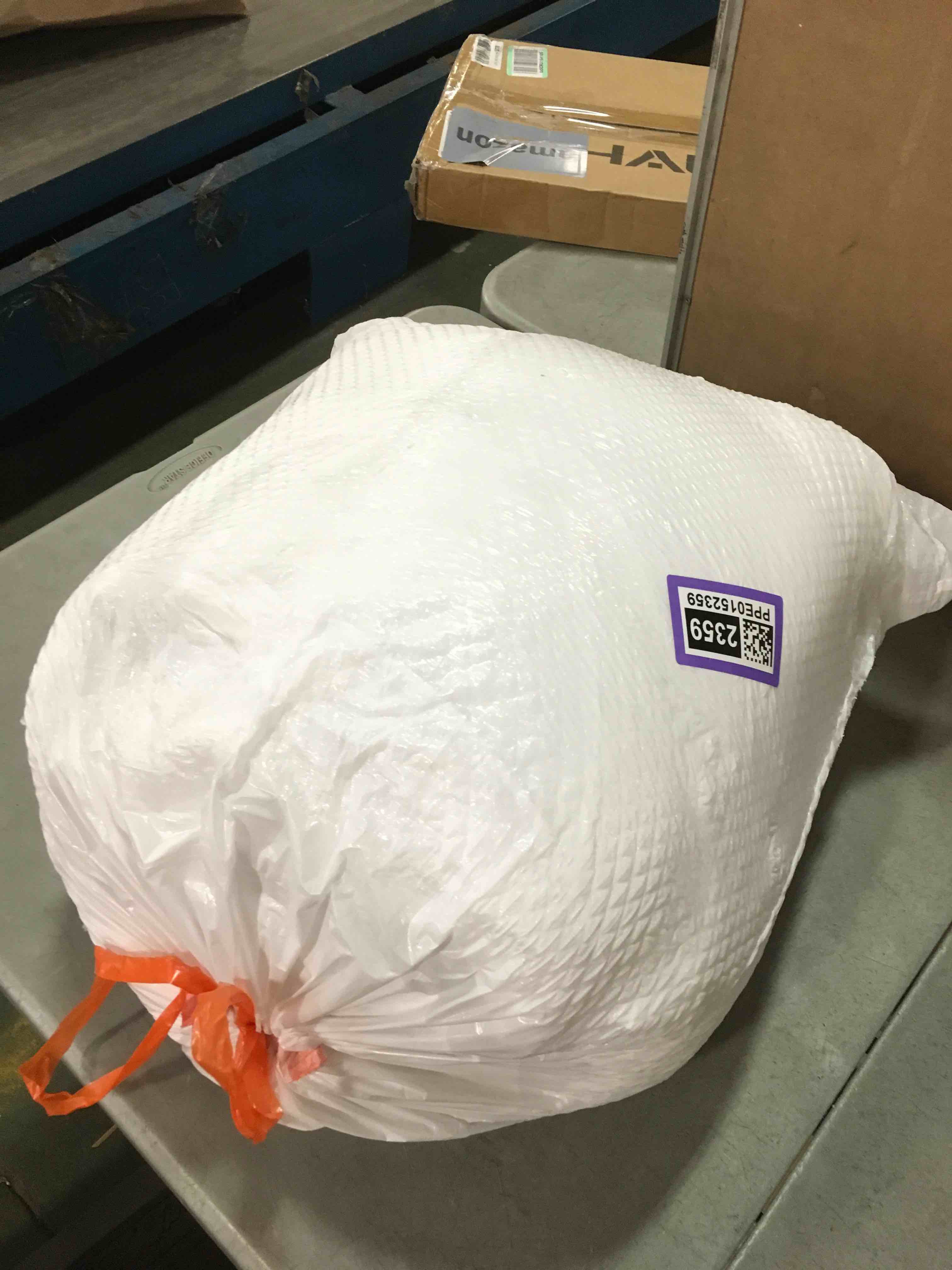 https://s3.amazonaws.com/lotting-images-prod/bidfta/PPE00152359_1728731874929.jpeg