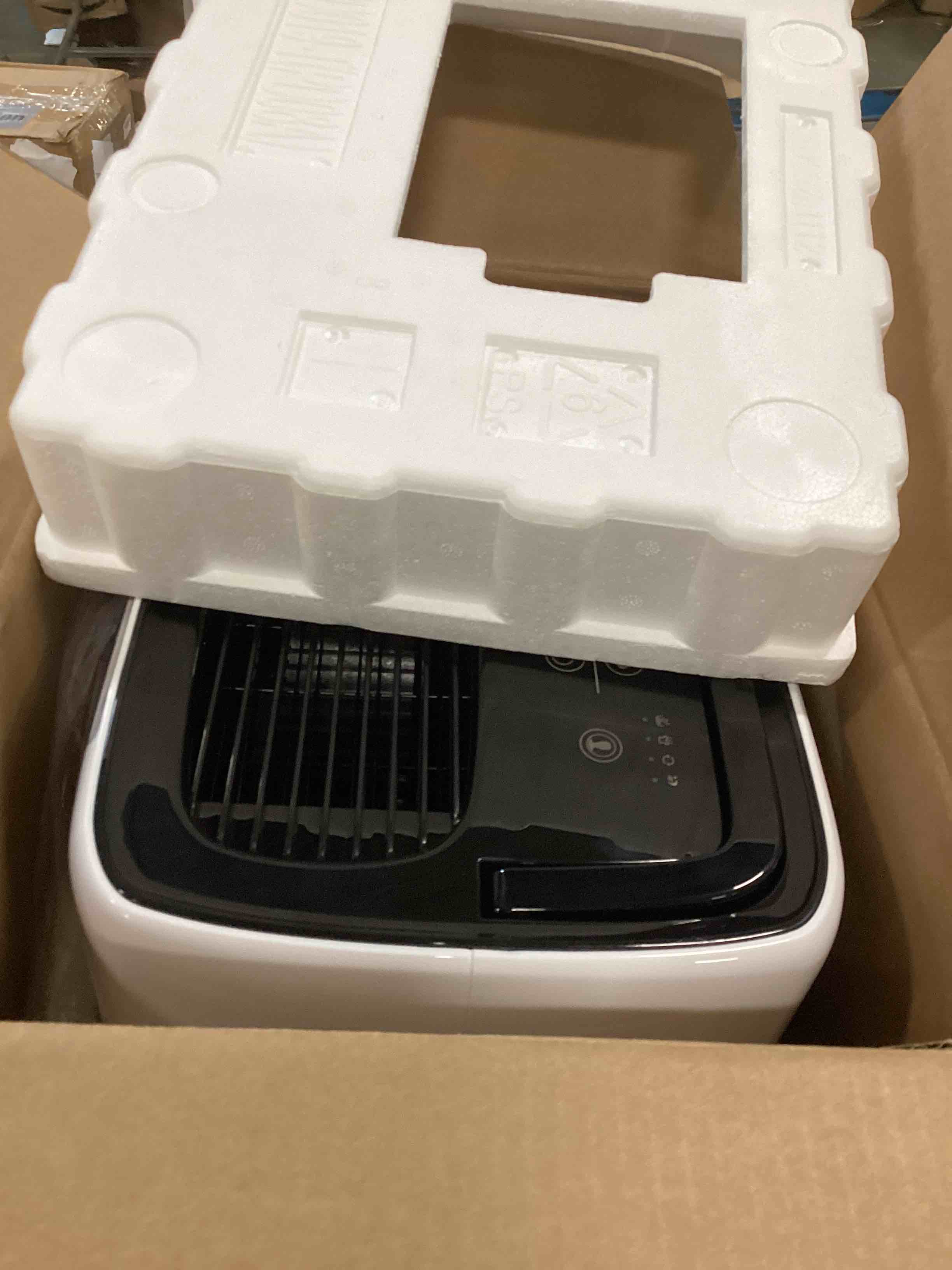 https://s3.amazonaws.com/lotting-images-prod/bidfta/PPE0015261_1725078816291.jpeg