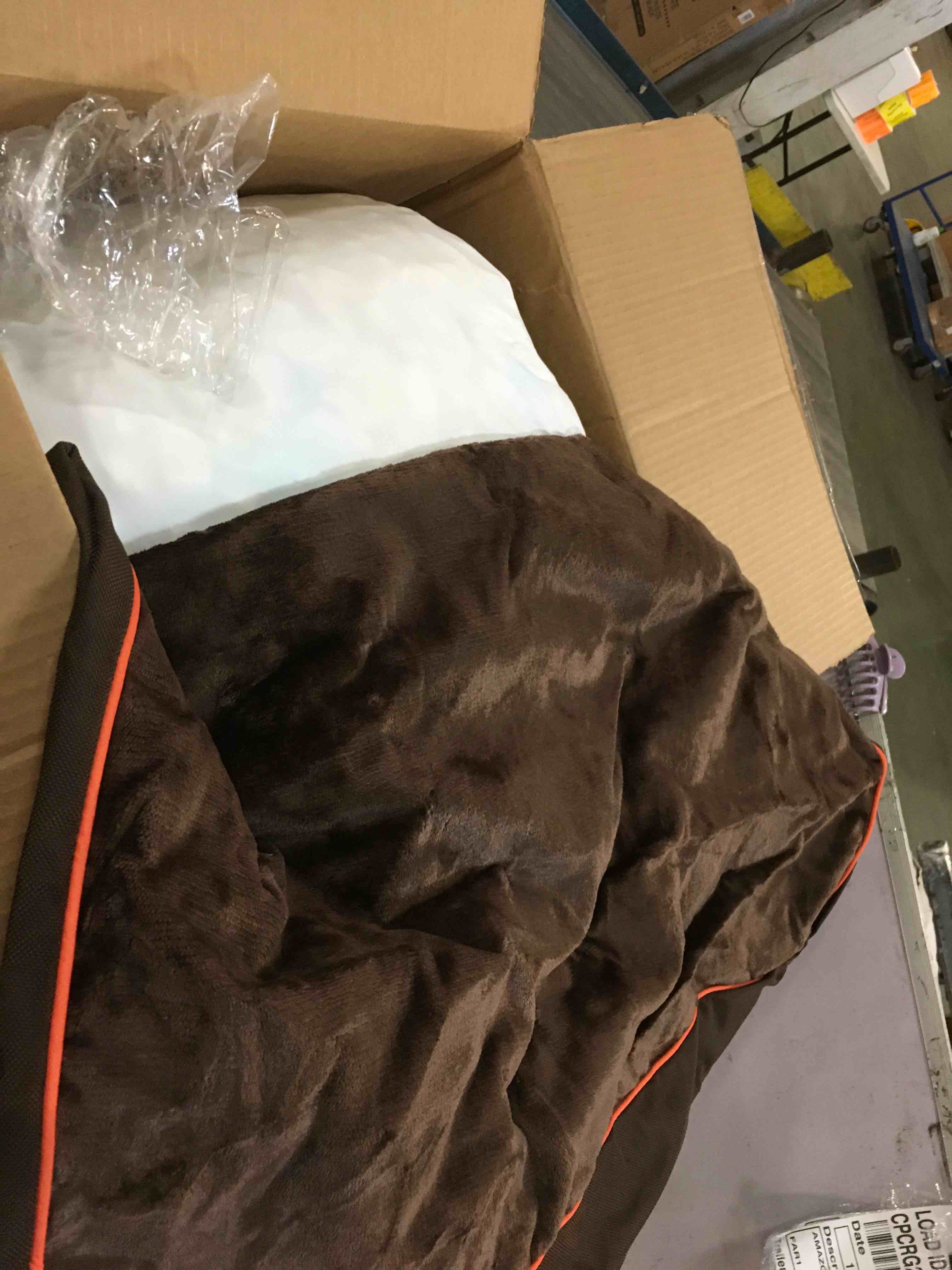 https://s3.amazonaws.com/lotting-images-prod/bidfta/PPE00152766_1728571512931.jpeg