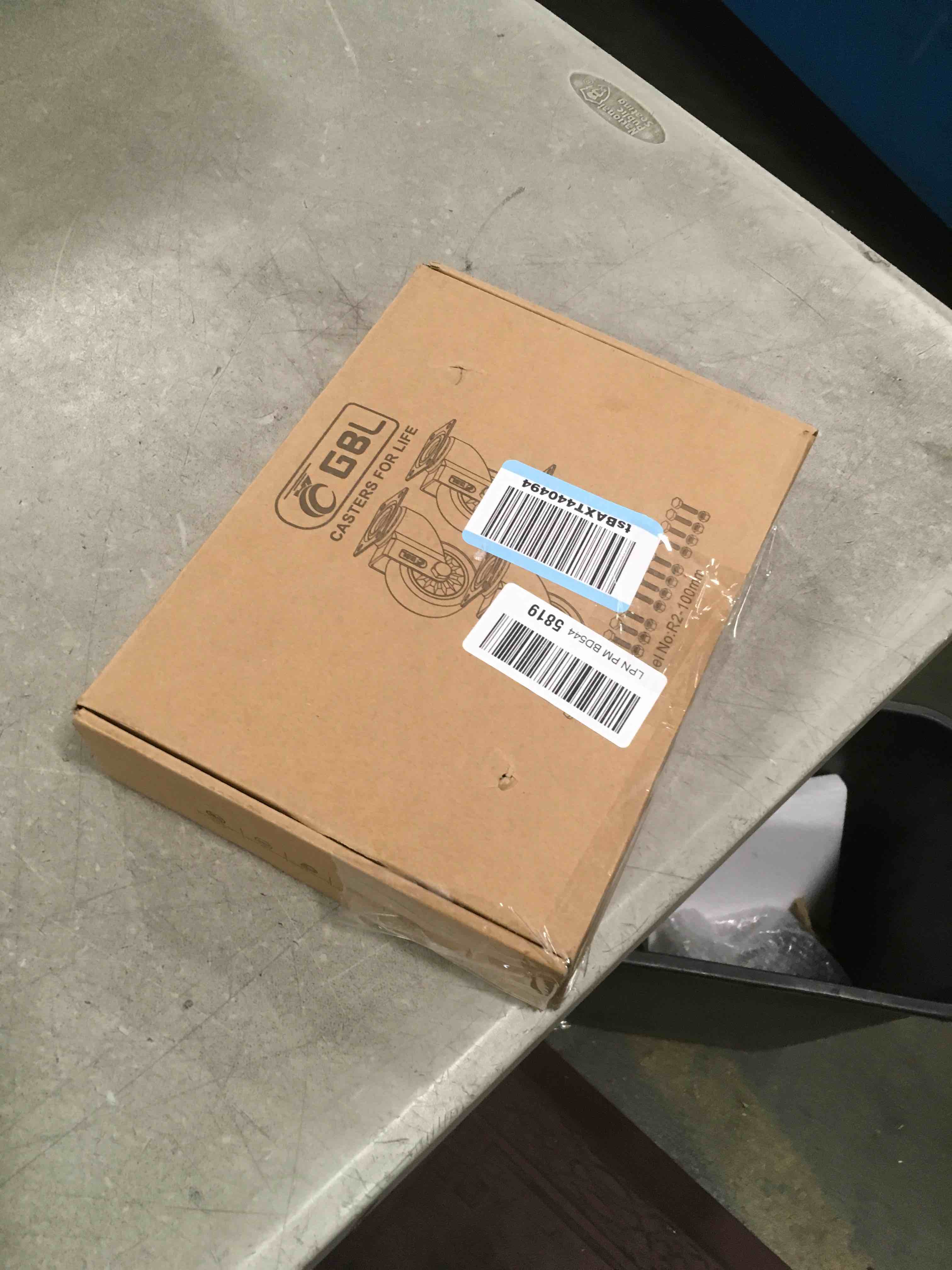 https://s3.amazonaws.com/lotting-images-prod/bidfta/PPE00153222_1728474967454.jpeg