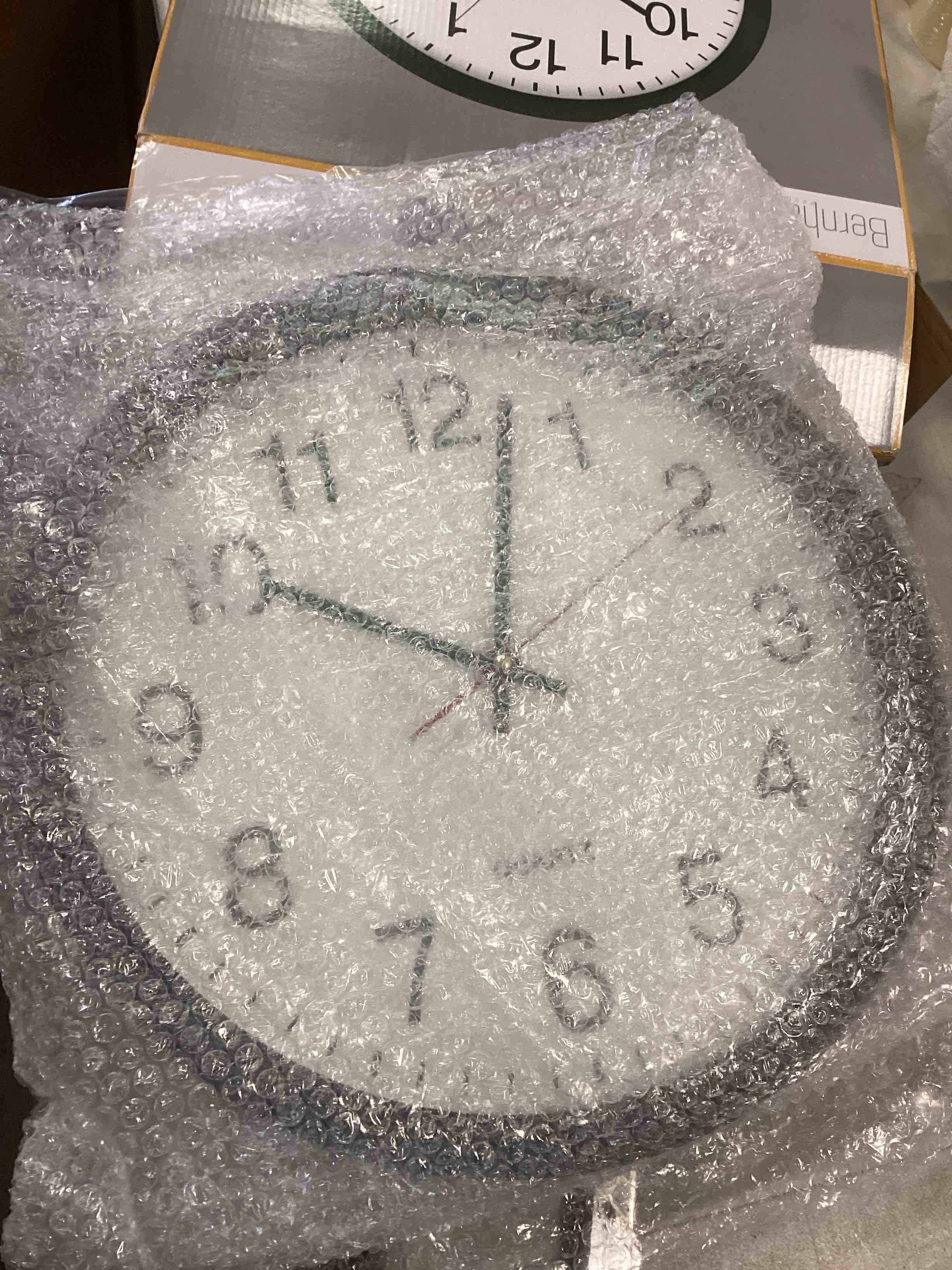 https://s3.amazonaws.com/lotting-images-prod/bidfta/PPE00154016_1728667042301.jpeg