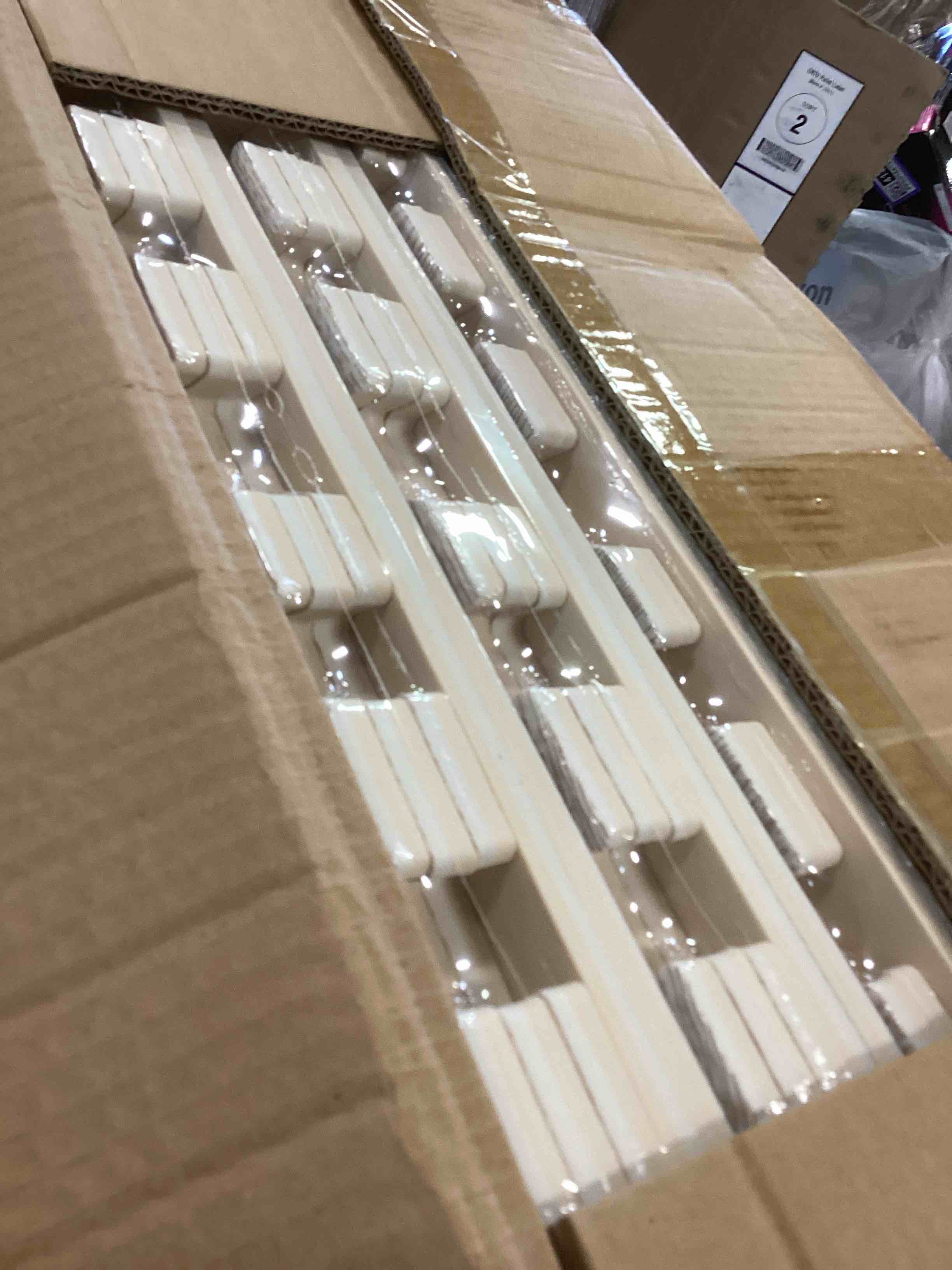 https://s3.amazonaws.com/lotting-images-prod/bidfta/PPE00154096_1728658714097.jpeg