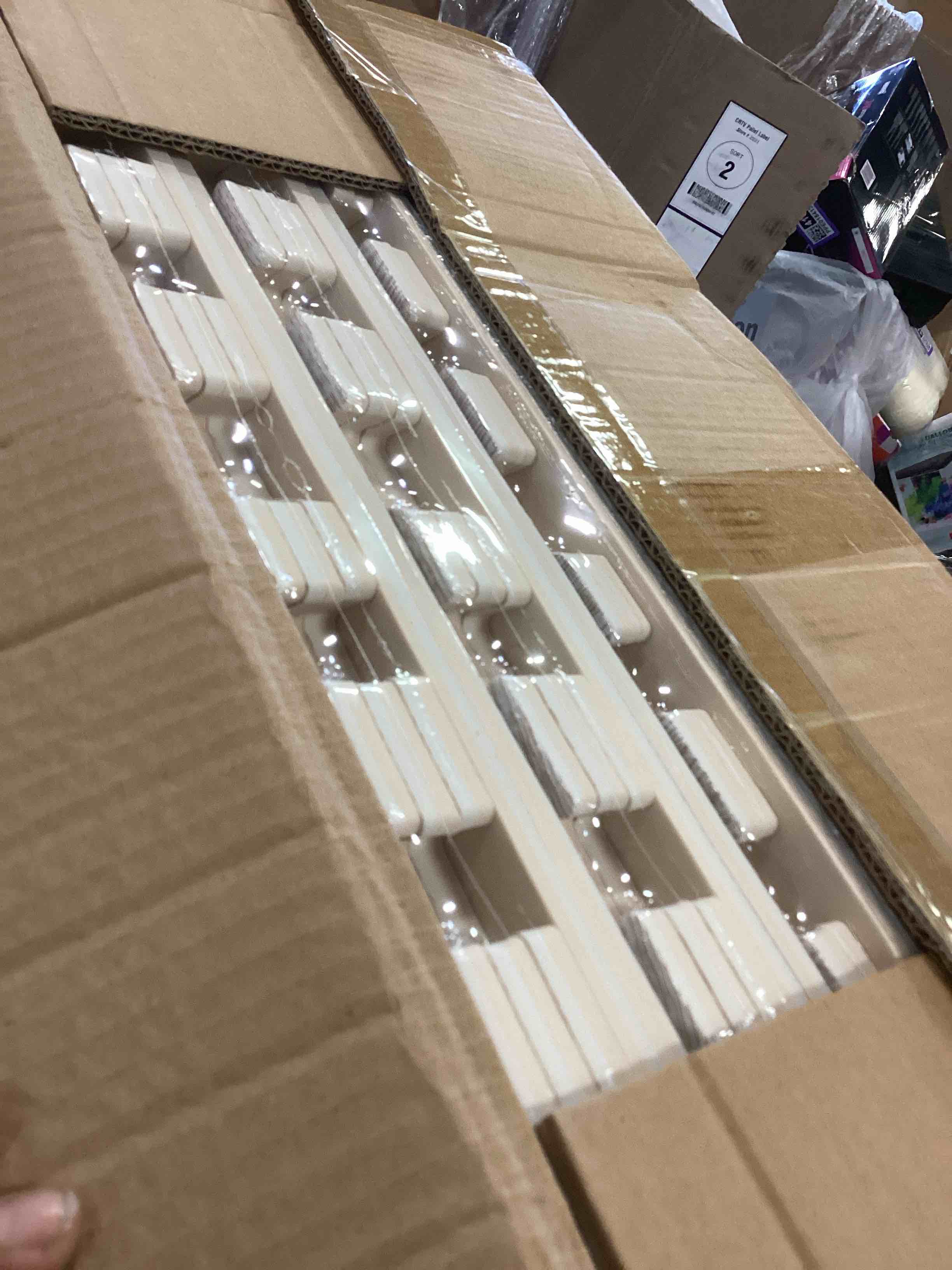 https://s3.amazonaws.com/lotting-images-prod/bidfta/PPE00154096_1728658714956.jpeg