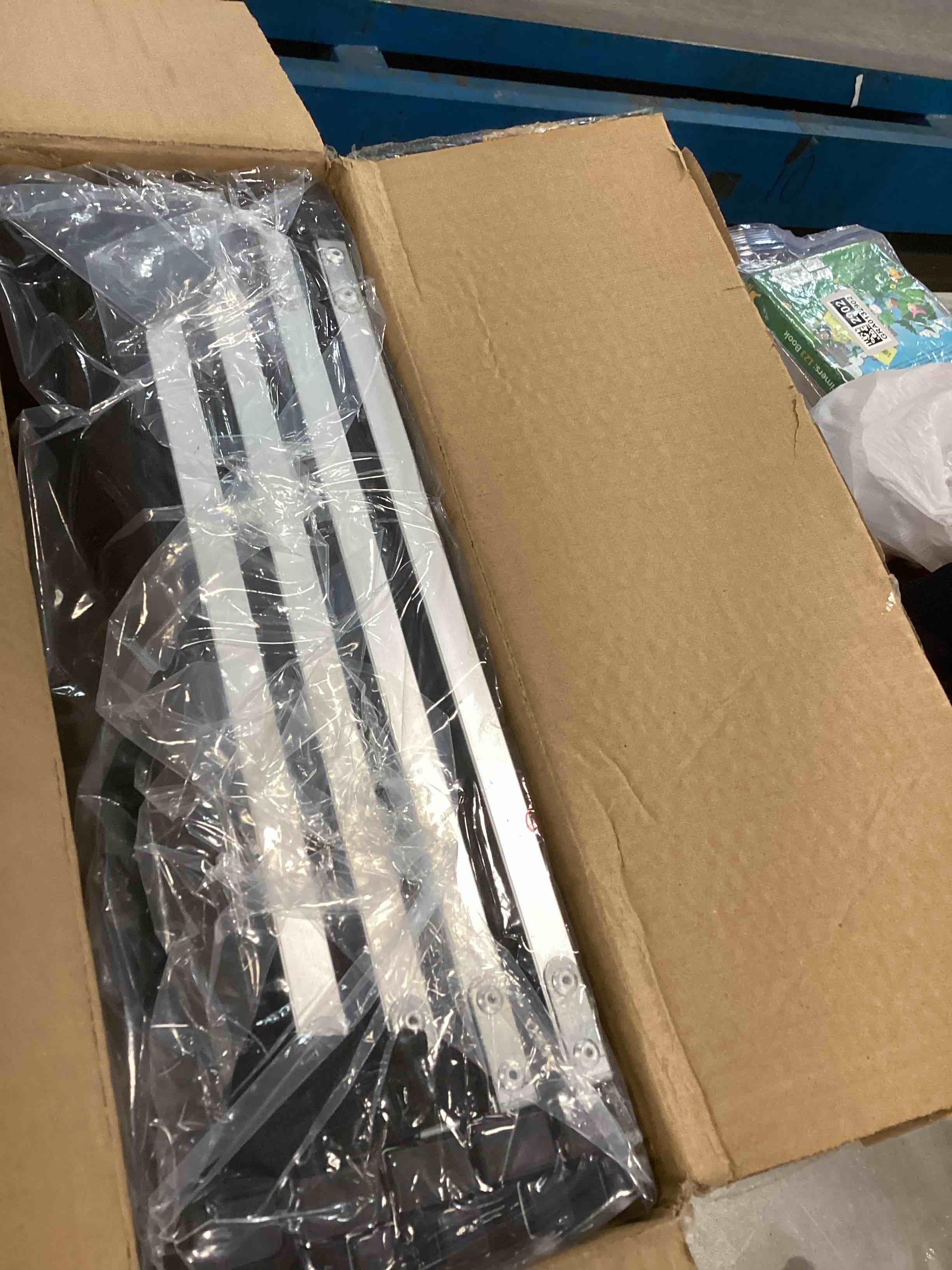 https://s3.amazonaws.com/lotting-images-prod/bidfta/PPE00154262_1728582198827.jpeg