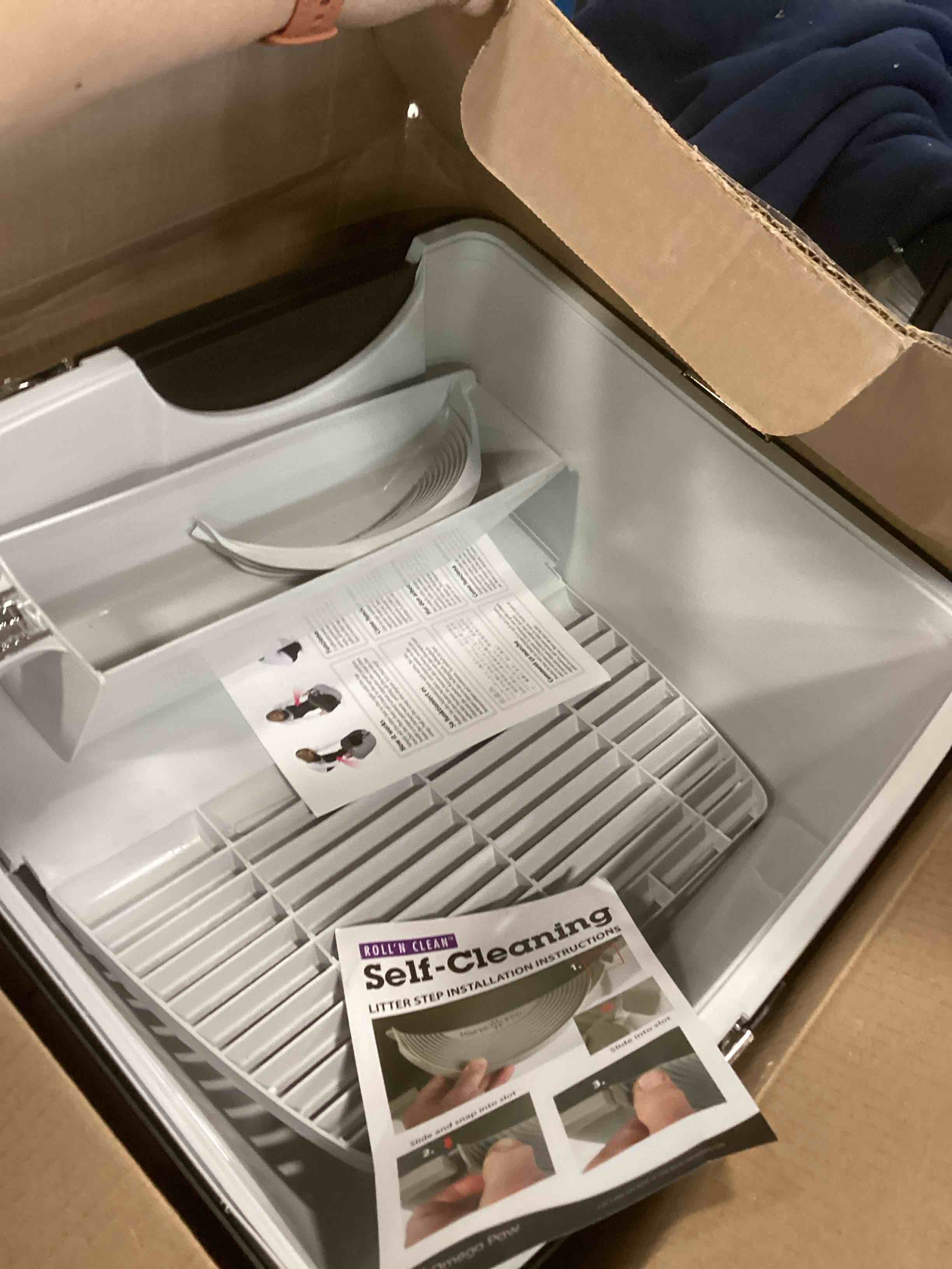 Omega Paw ELRA151 Elite Roll ‘n Clean Litter Box Regular