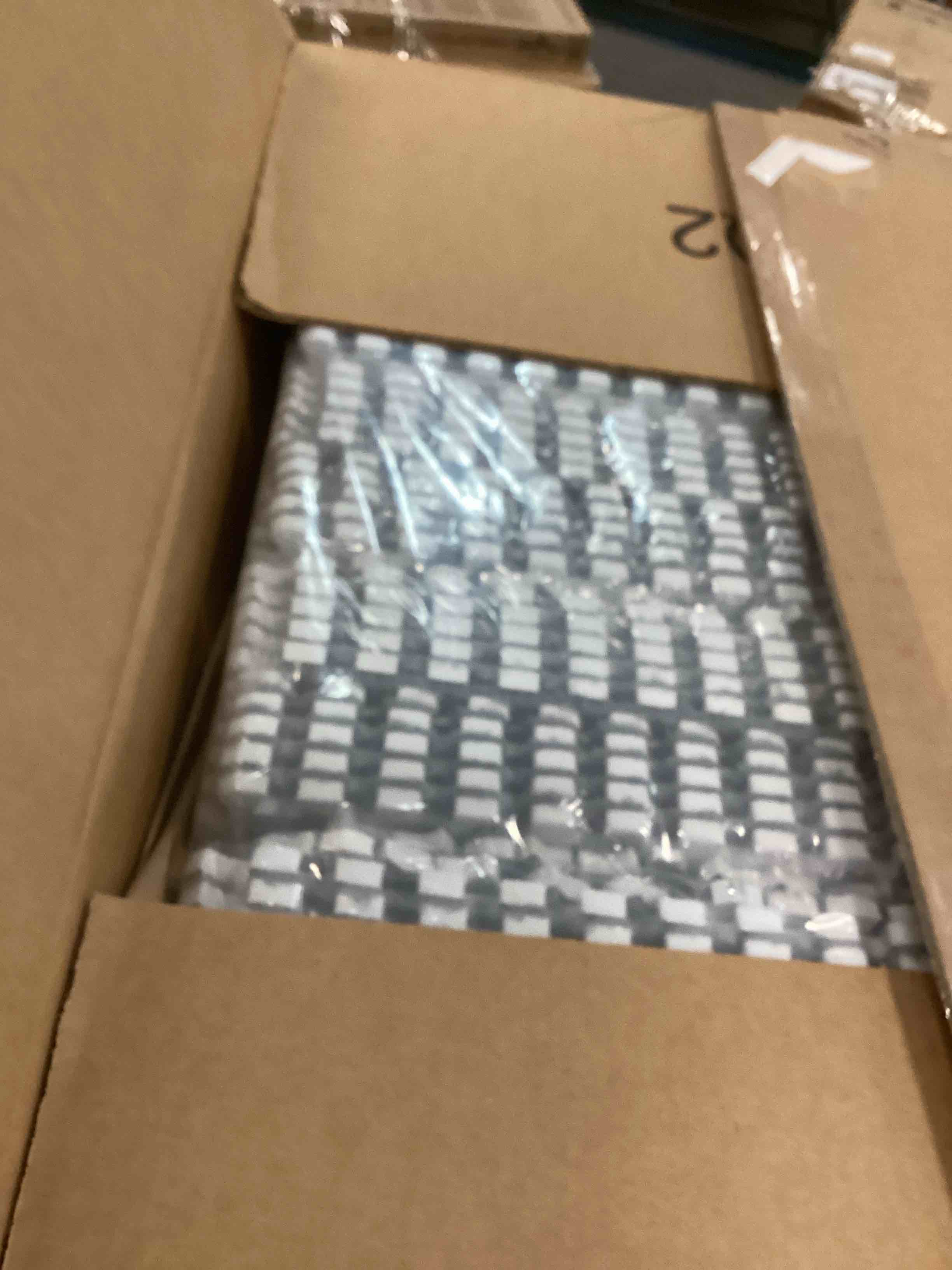 https://s3.amazonaws.com/lotting-images-prod/bidfta/PPE00154430_1728562567645.jpeg