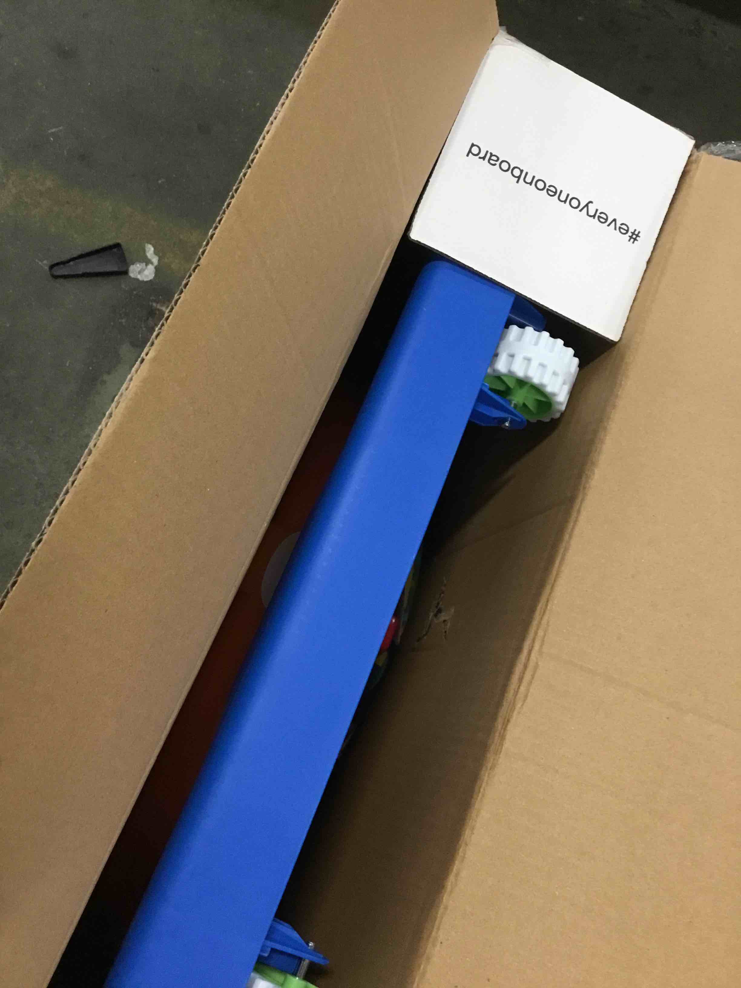 https://s3.amazonaws.com/lotting-images-prod/bidfta/PPE00154858_1728416496622.jpeg