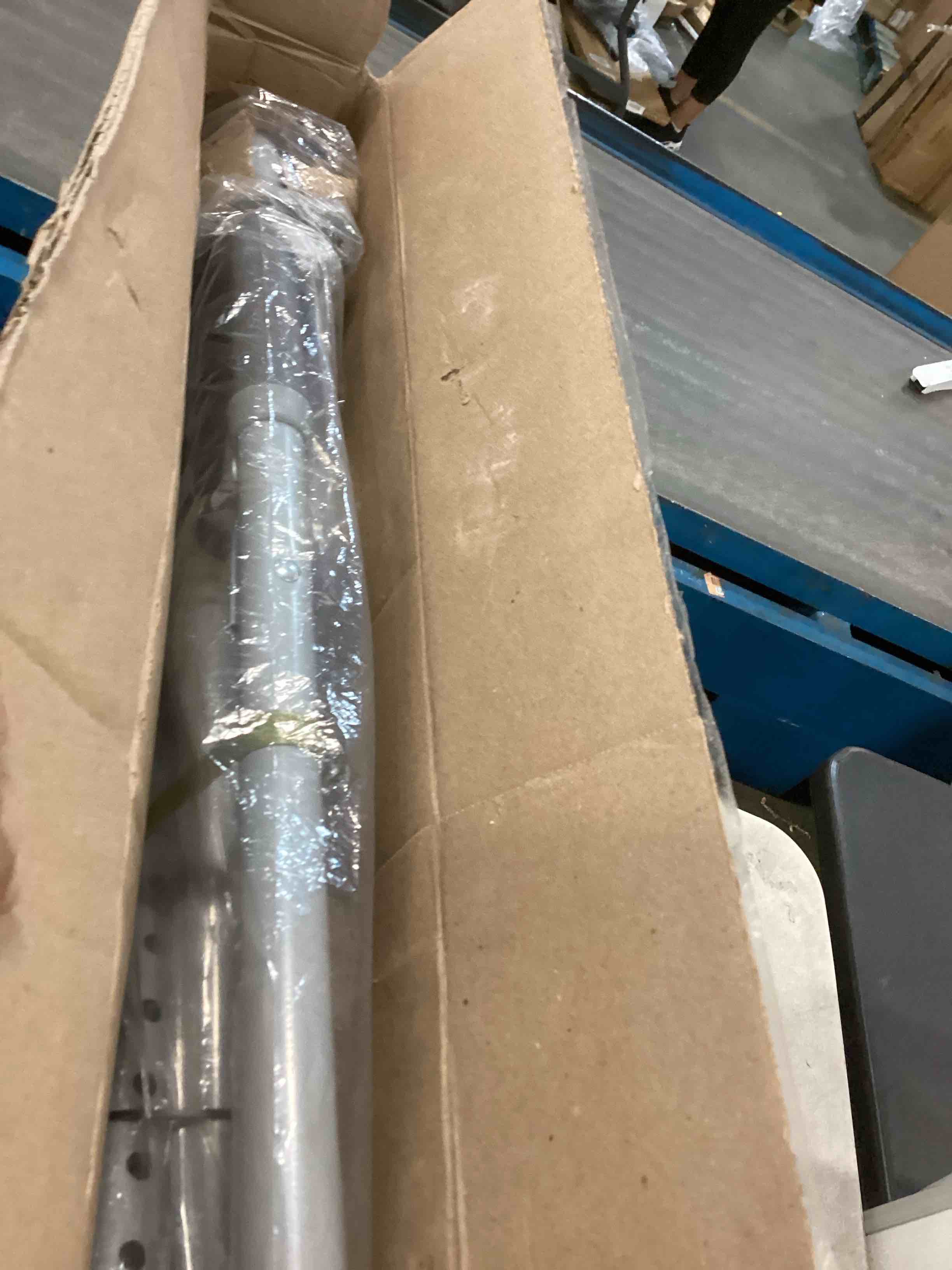 https://s3.amazonaws.com/lotting-images-prod/bidfta/PPE00155033_1728392061505.jpeg