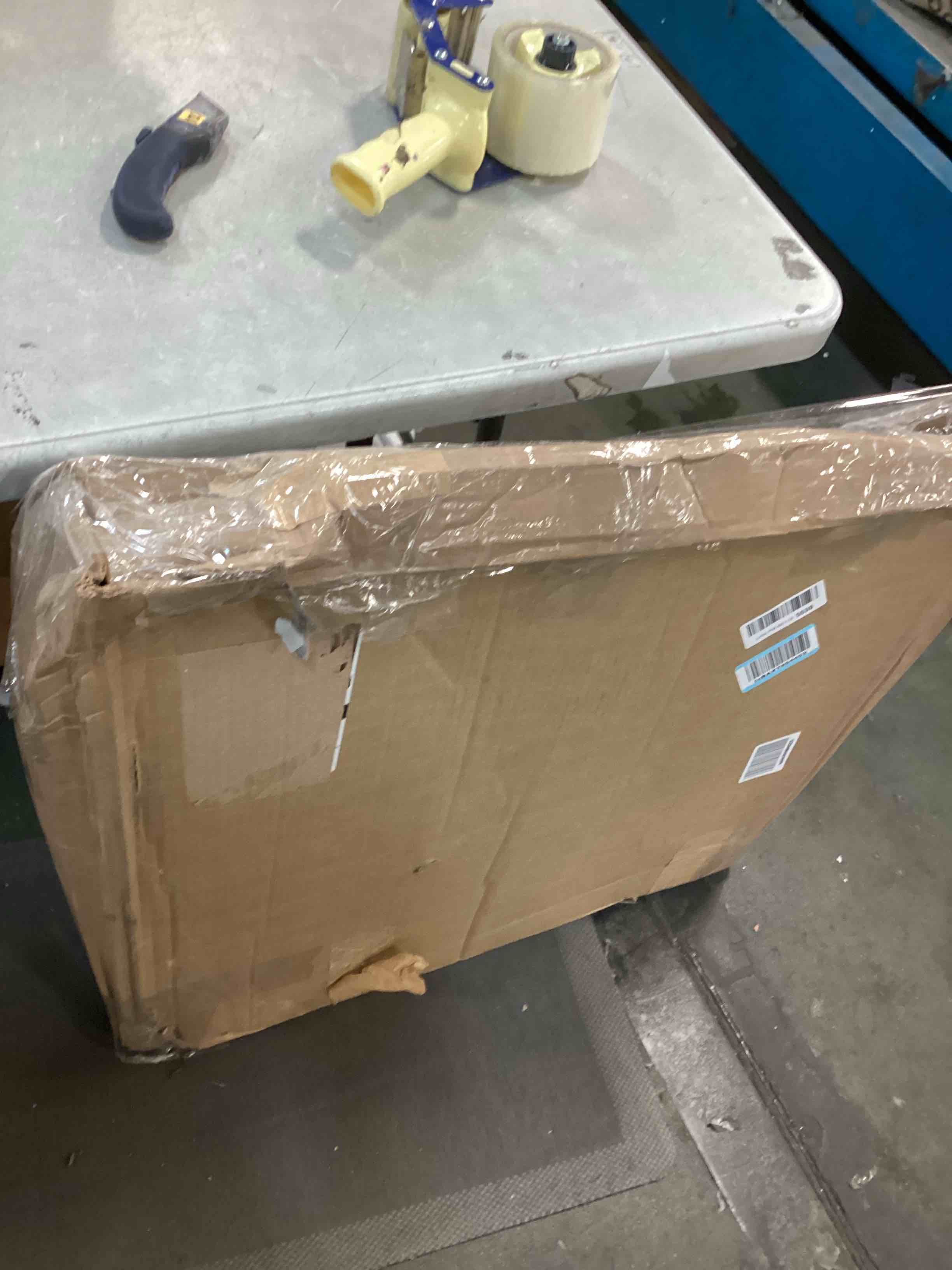 https://s3.amazonaws.com/lotting-images-prod/bidfta/PPE00158075_1729712744813.jpeg