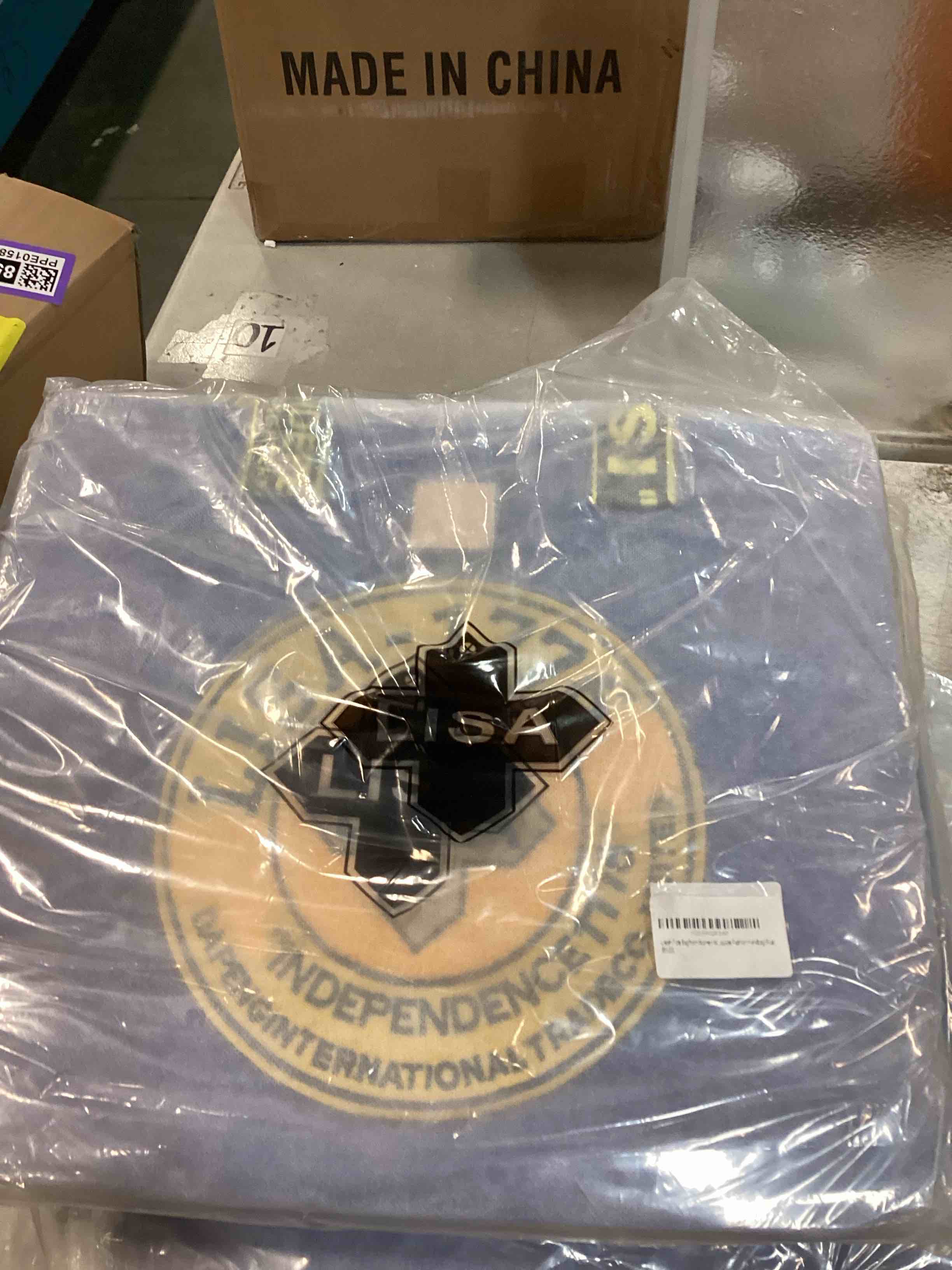 https://s3.amazonaws.com/lotting-images-prod/bidfta/PPE00158539_1729603128291.jpeg