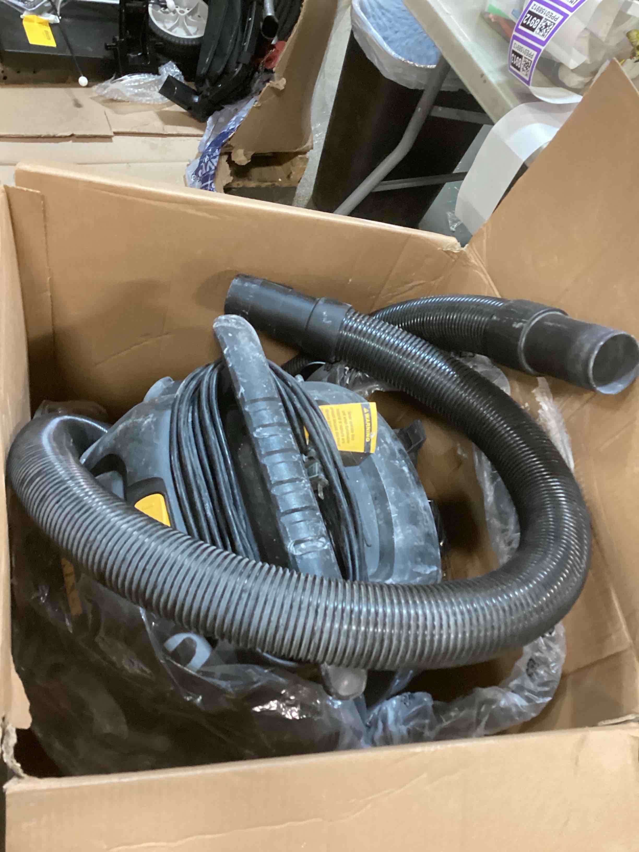 https://s3.amazonaws.com/lotting-images-prod/bidfta/PPE00158915_1729510063401.jpeg