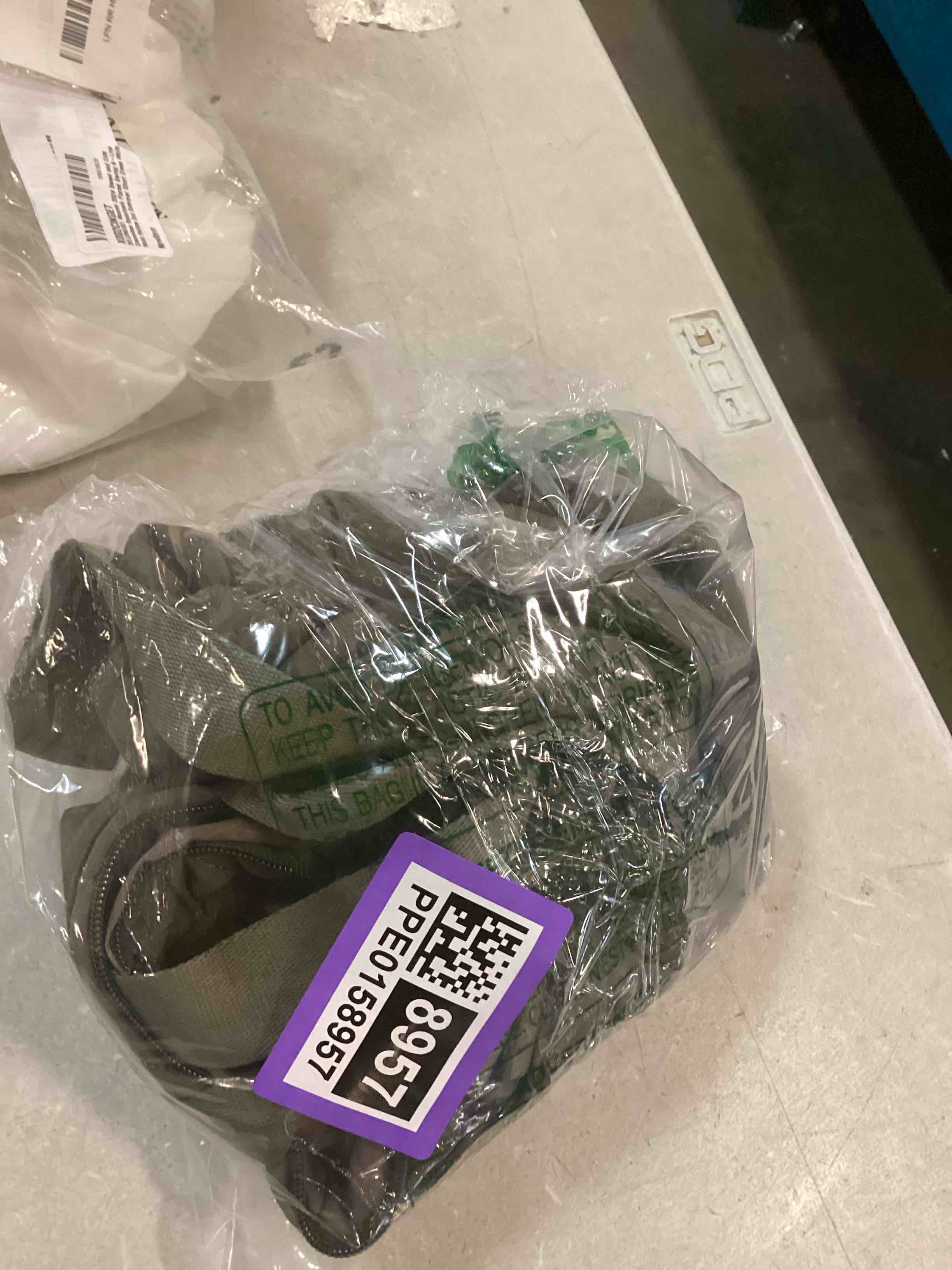 https://s3.amazonaws.com/lotting-images-prod/bidfta/PPE00158957_1729276610892.jpeg