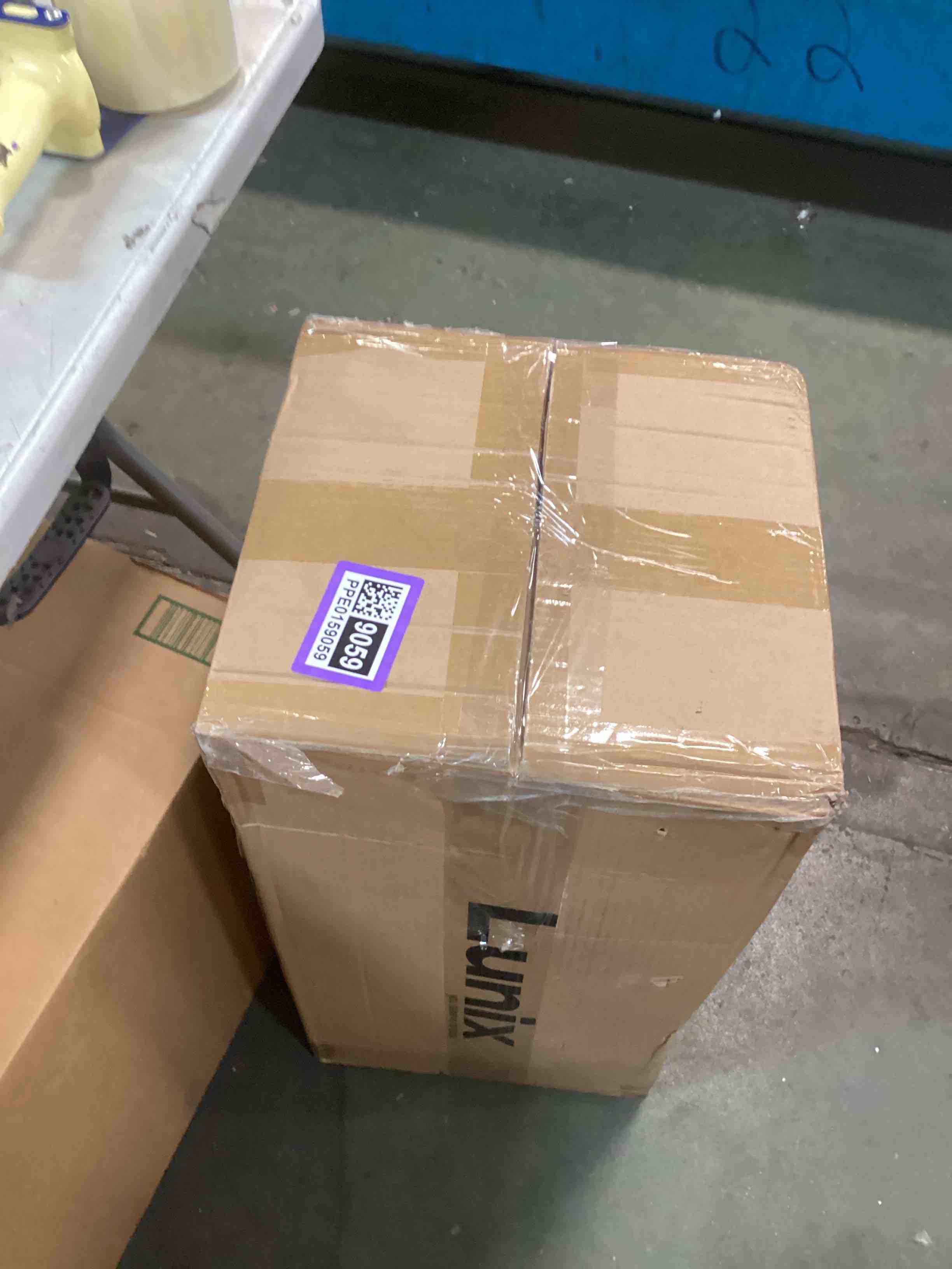 https://s3.amazonaws.com/lotting-images-prod/bidfta/PPE00159059_1729263957344.jpeg