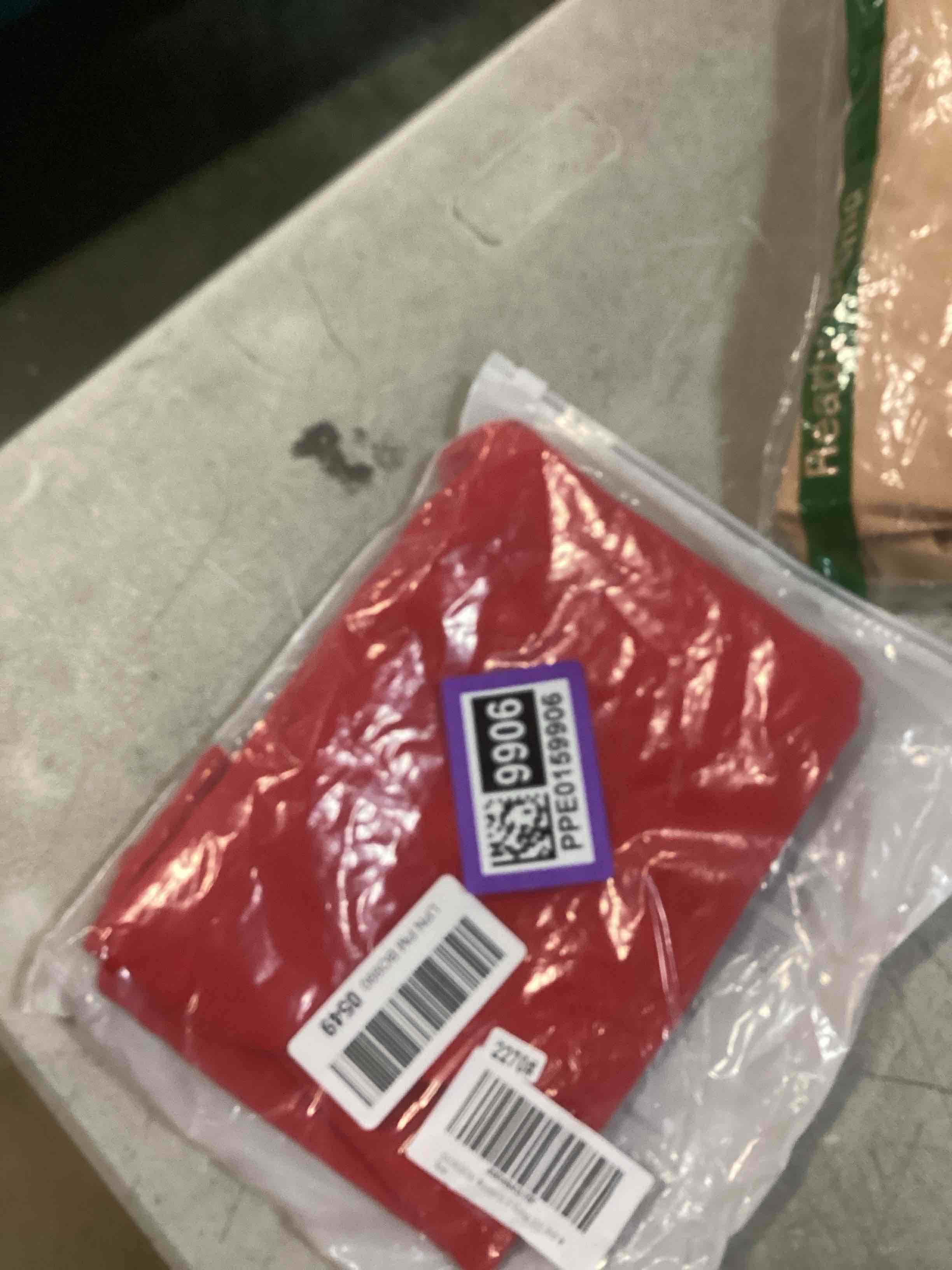 https://s3.amazonaws.com/lotting-images-prod/bidfta/PPE00159906_1728998222239.jpeg