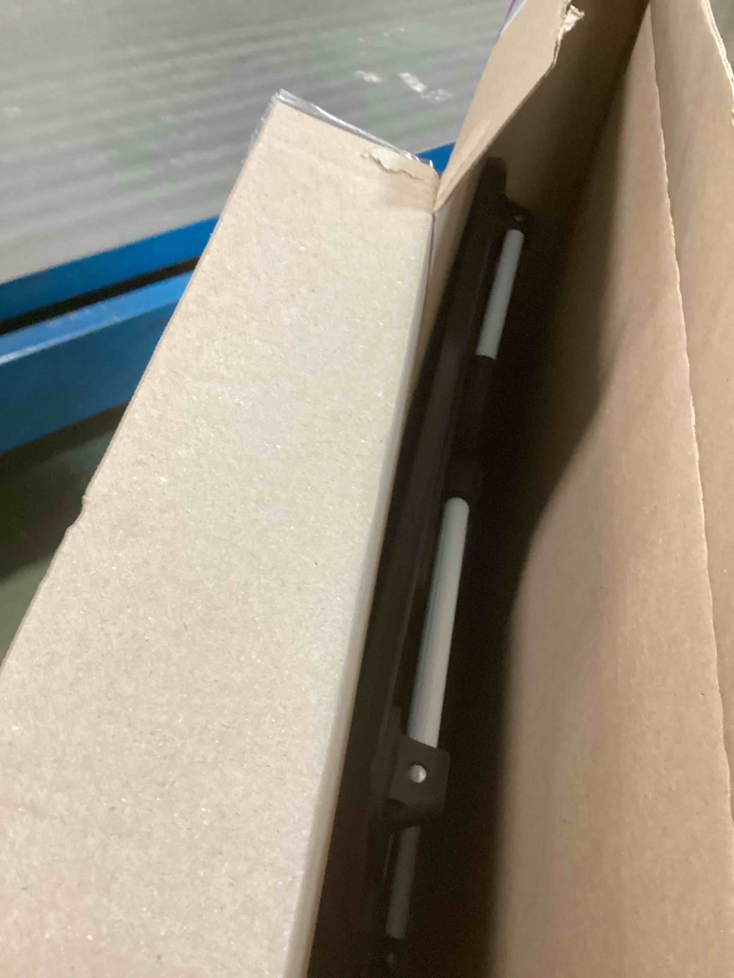https://s3.amazonaws.com/lotting-images-prod/bidfta/PPE00159974_1728992624297.jpeg