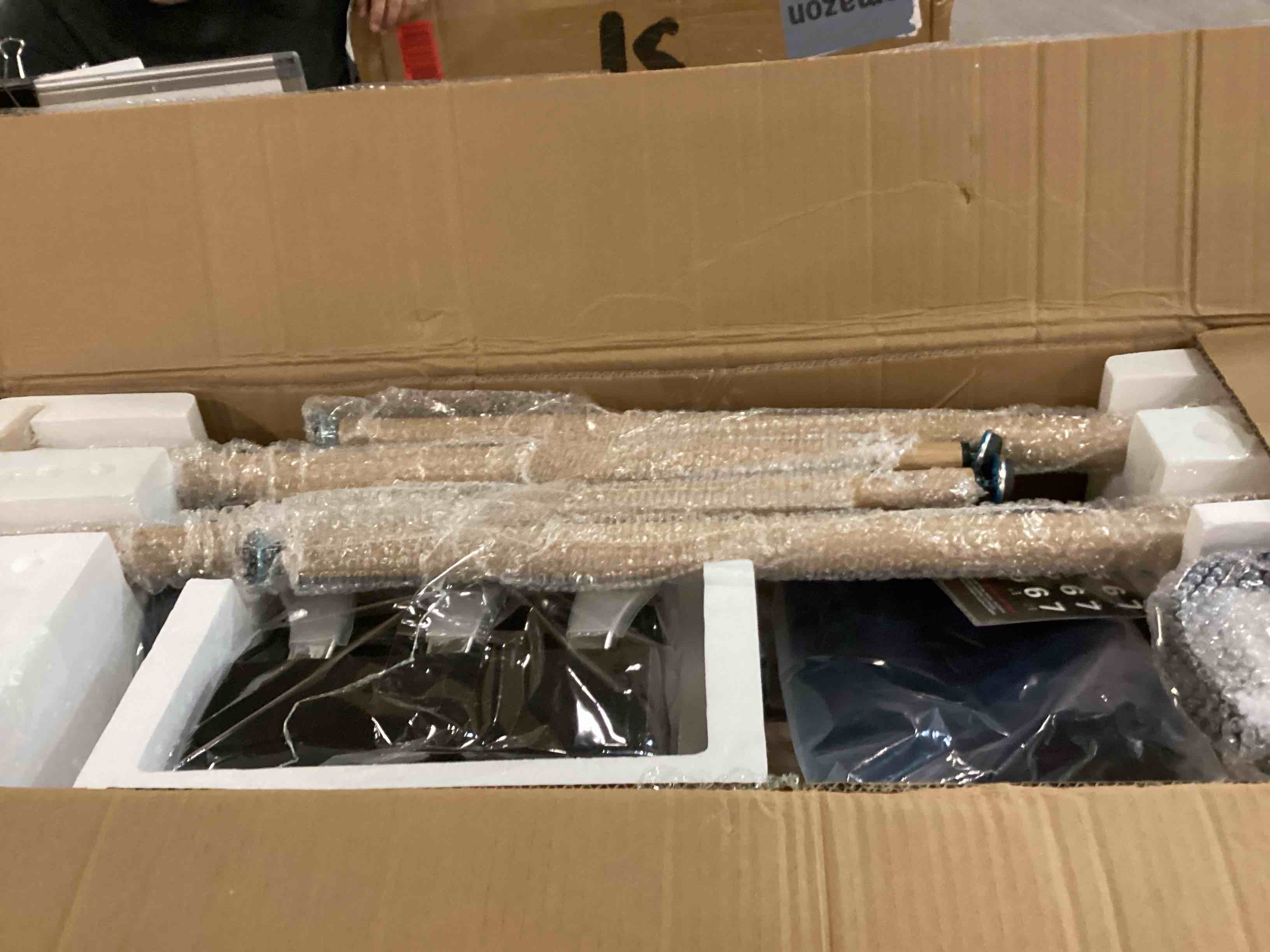 https://s3.amazonaws.com/lotting-images-prod/bidfta/PPE00160112_1729726804225.jpeg