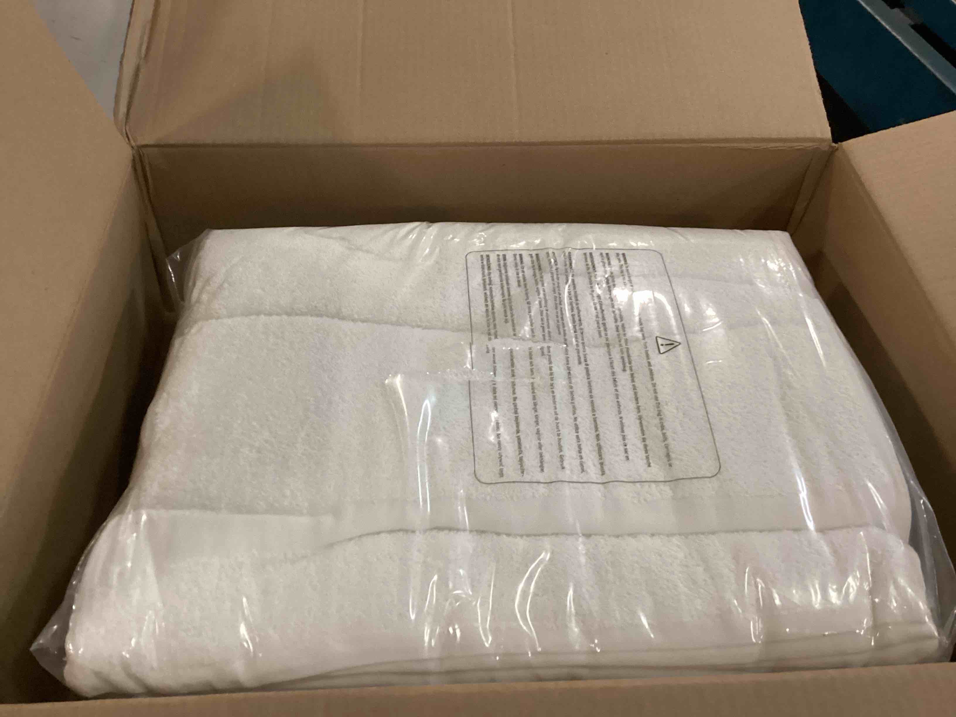 https://s3.amazonaws.com/lotting-images-prod/bidfta/PPE00160423_1729572000442.jpeg