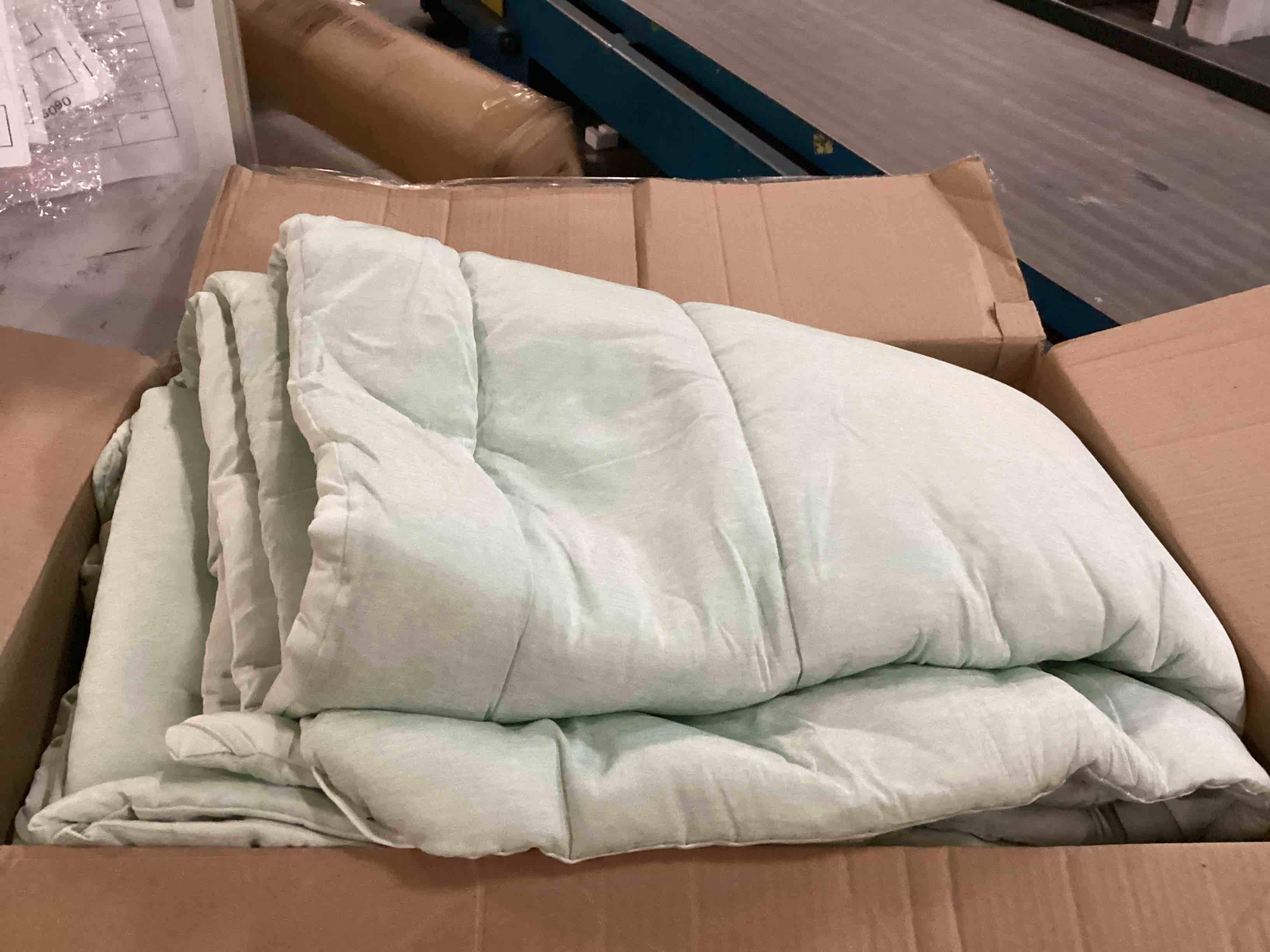 https://s3.amazonaws.com/lotting-images-prod/bidfta/PPE00160429_1729571488120.jpeg