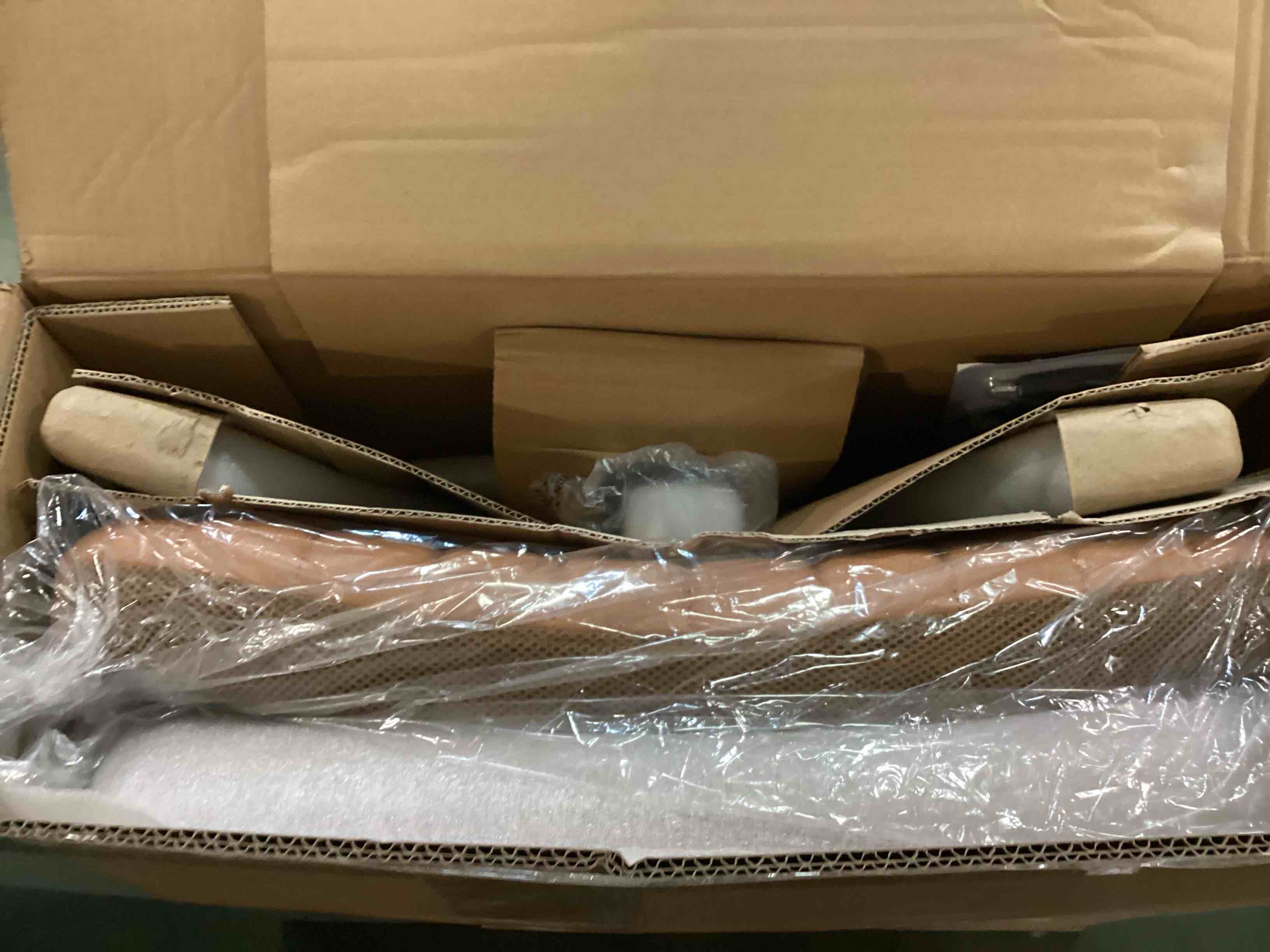 https://s3.amazonaws.com/lotting-images-prod/bidfta/PPE00160487_1729562657401.jpeg