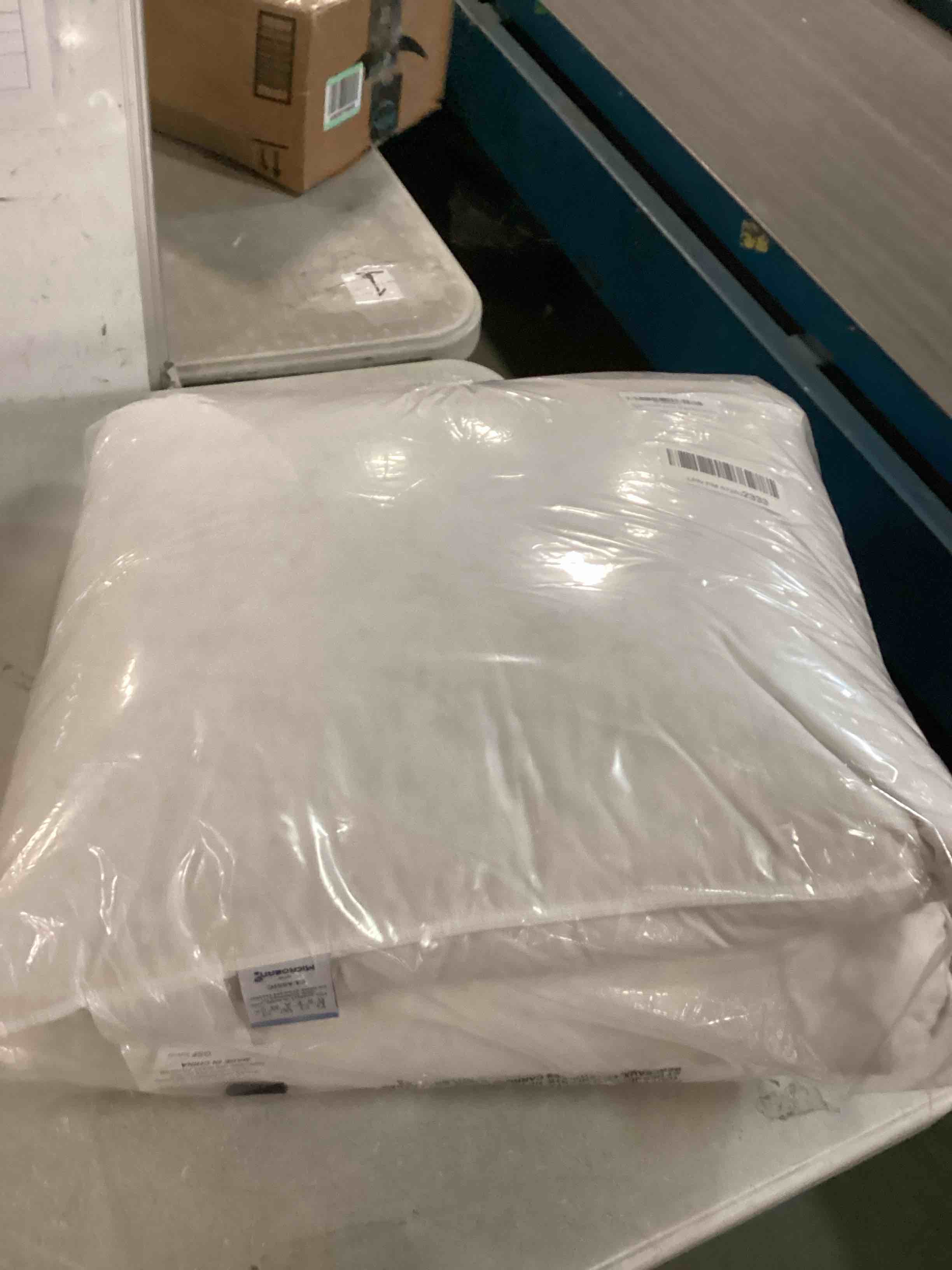 https://s3.amazonaws.com/lotting-images-prod/bidfta/PPE00160714_1729304566707.jpeg