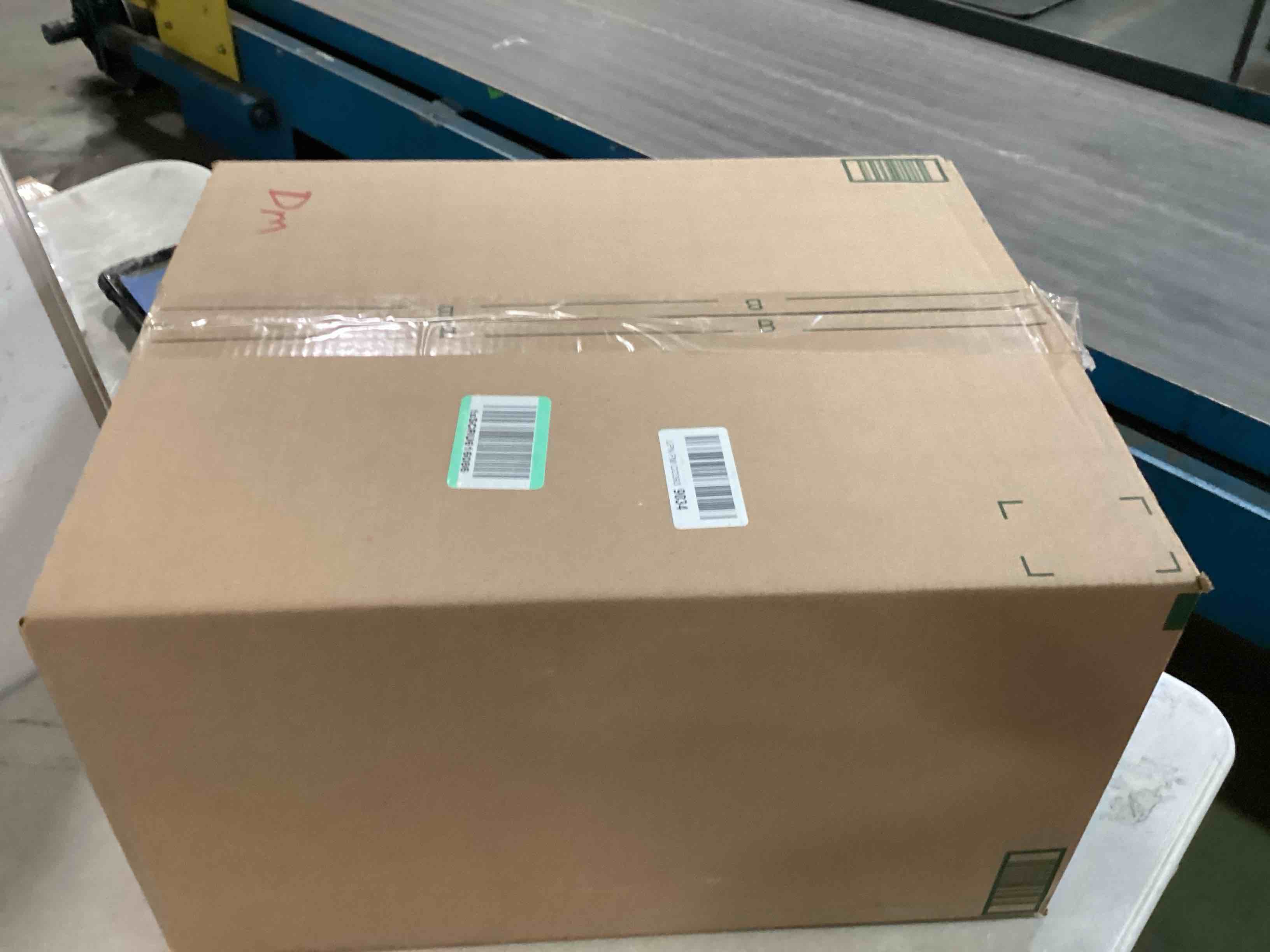https://s3.amazonaws.com/lotting-images-prod/bidfta/PPE00161715_1728697838398.jpeg