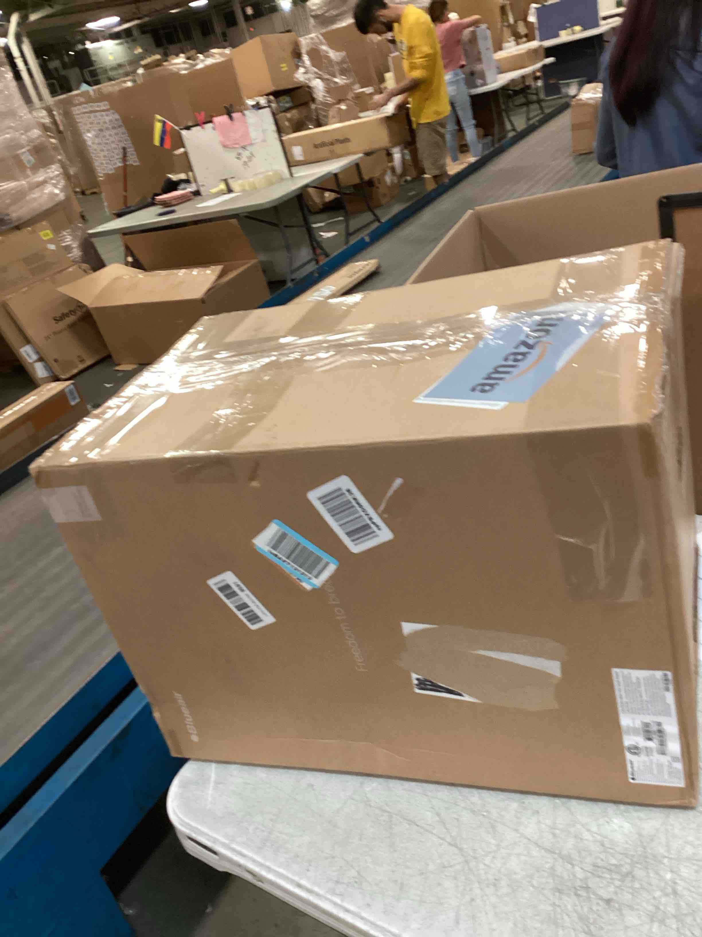 https://s3.amazonaws.com/lotting-images-prod/bidfta/PPE00164070_1729125330984.jpeg