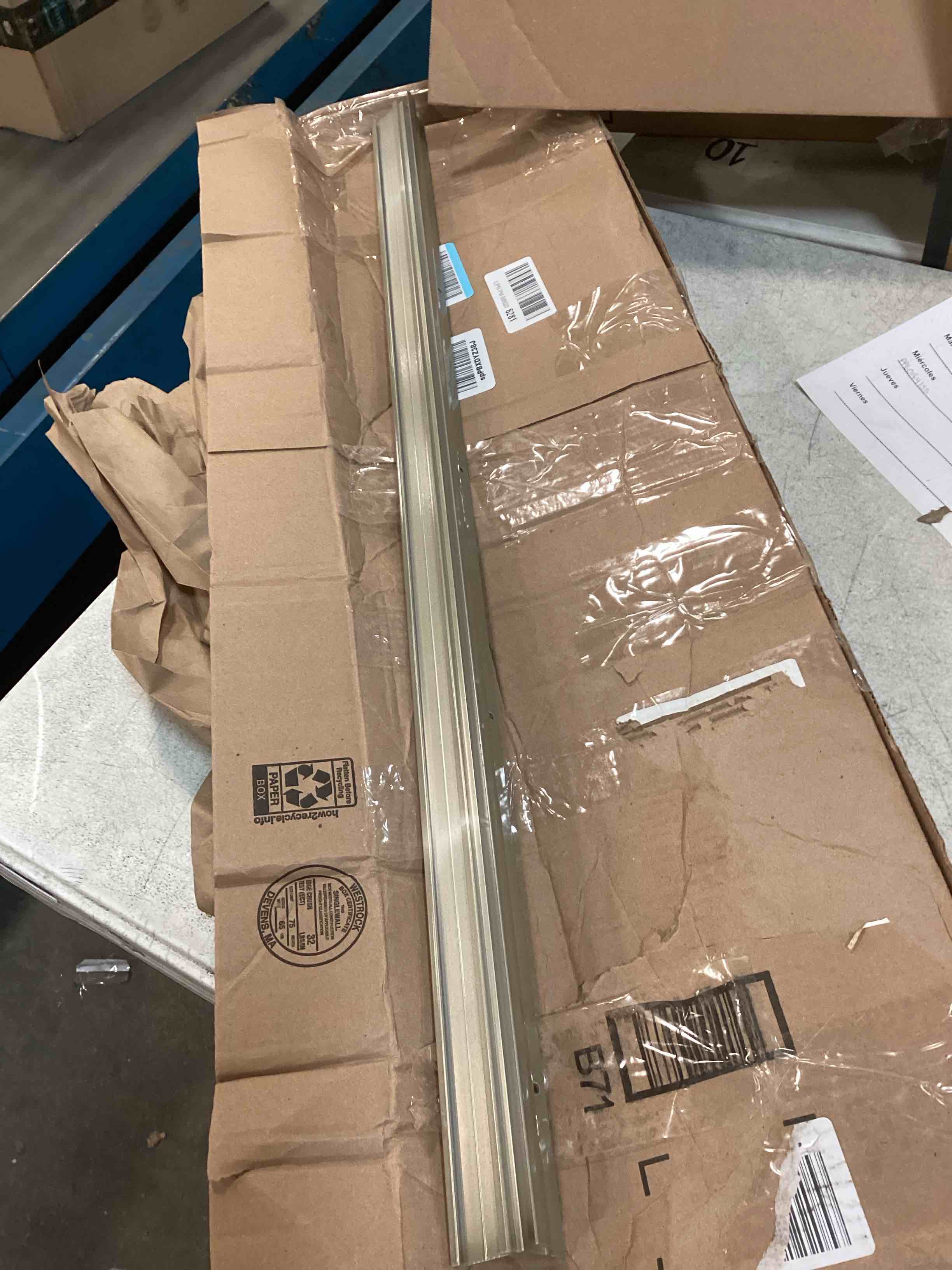 https://s3.amazonaws.com/lotting-images-prod/bidfta/PPE00164071_1729125186056.jpeg