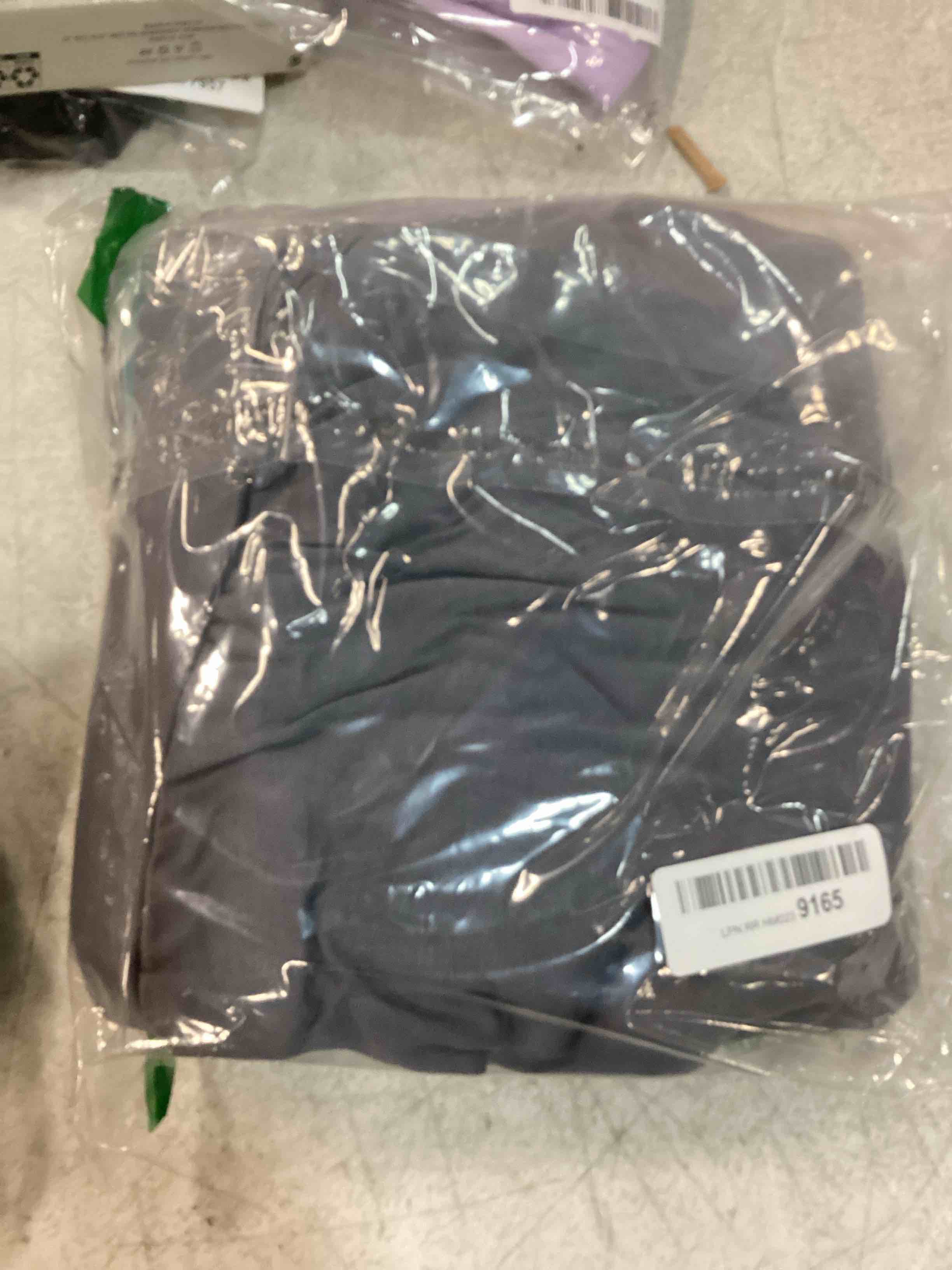 https://s3.amazonaws.com/lotting-images-prod/bidfta/PPE00164376_1728710202058.jpeg