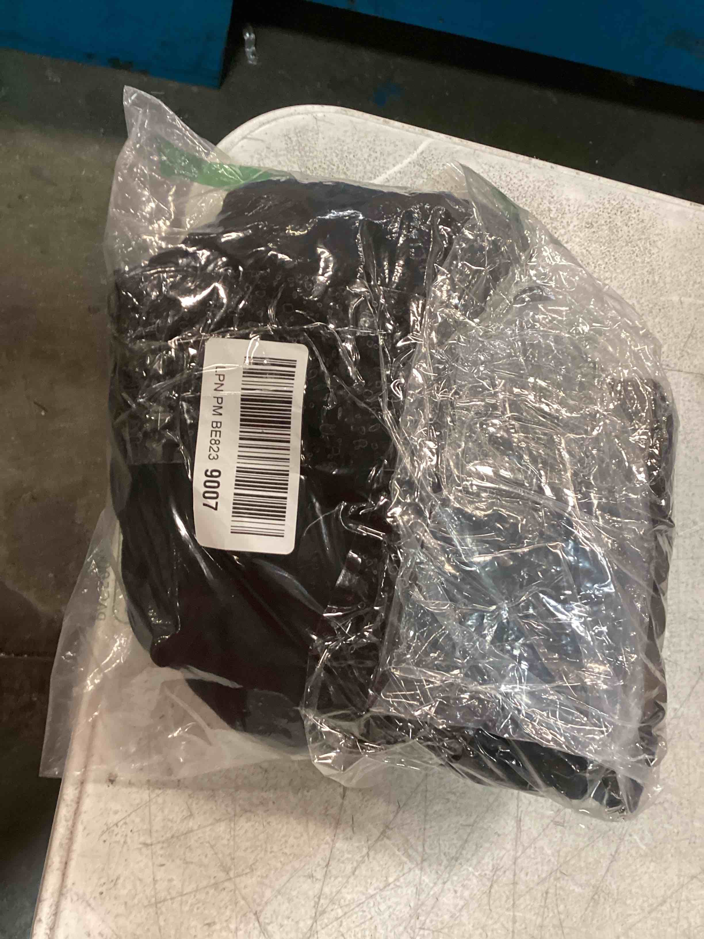 https://s3.amazonaws.com/lotting-images-prod/bidfta/PPE00165013_1728511170307.jpeg