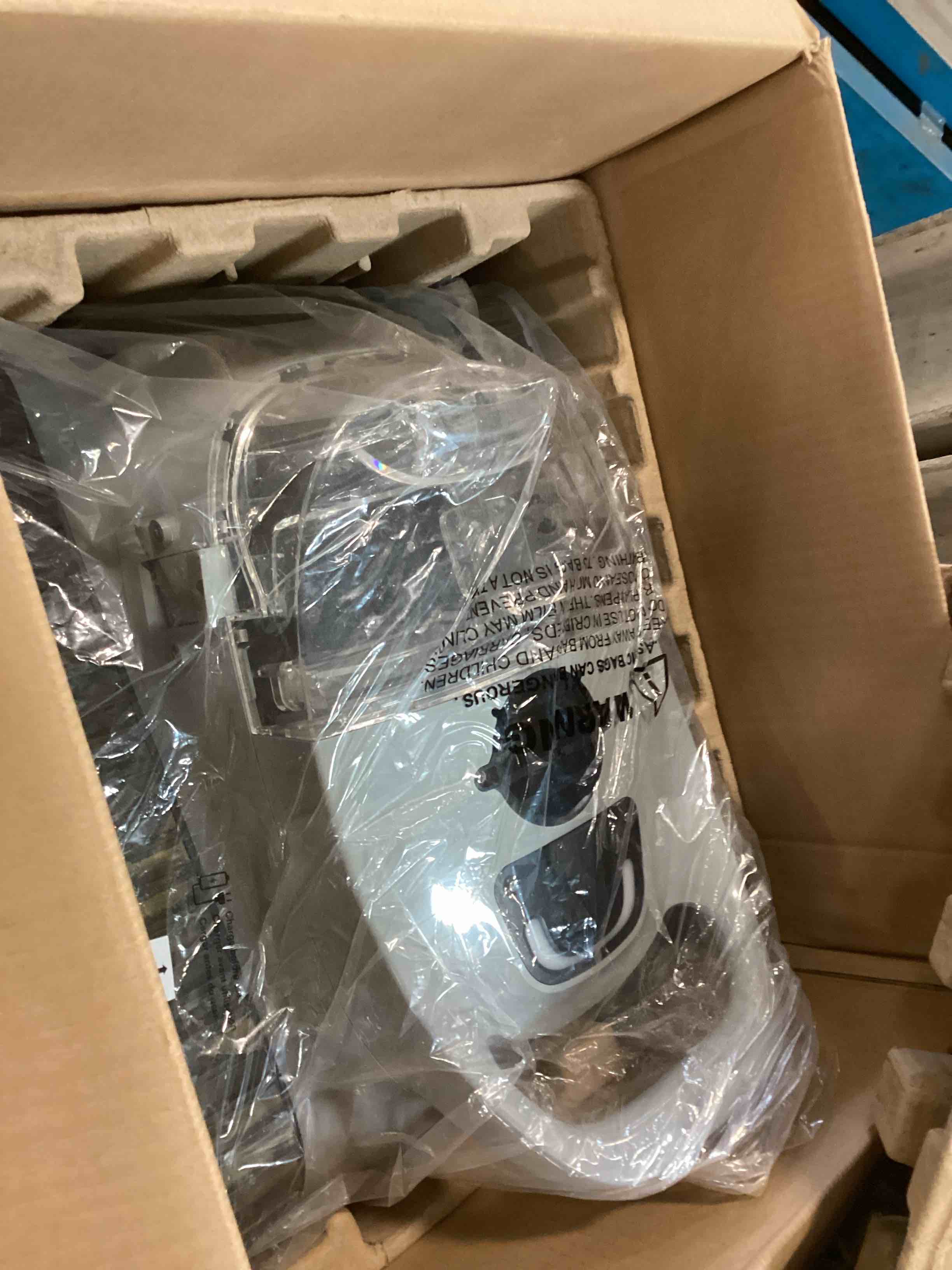https://s3.amazonaws.com/lotting-images-prod/bidfta/PPE00165580_1728307740650.jpeg