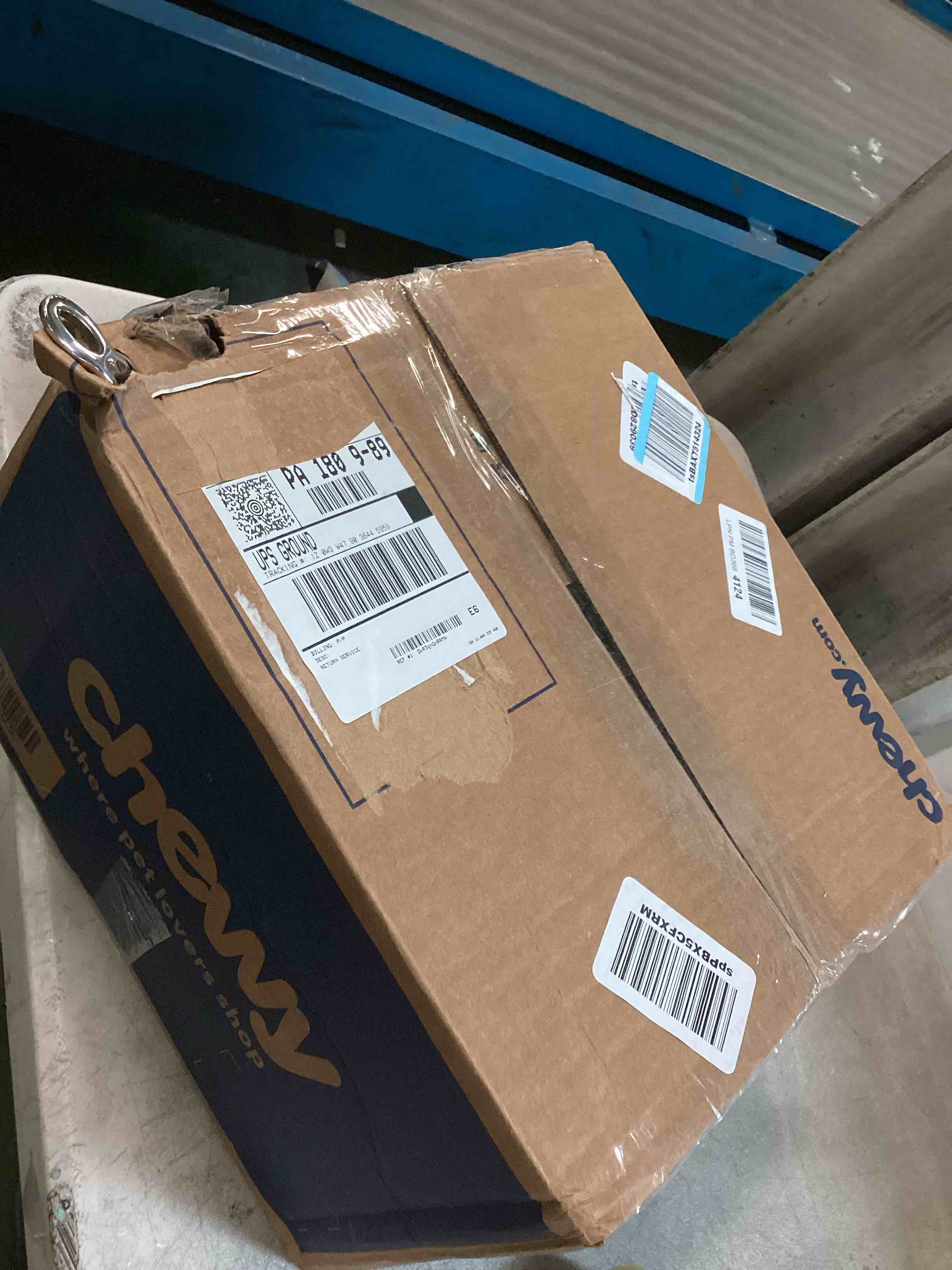 https://s3.amazonaws.com/lotting-images-prod/bidfta/PPE00165652_1728300891442.jpeg
