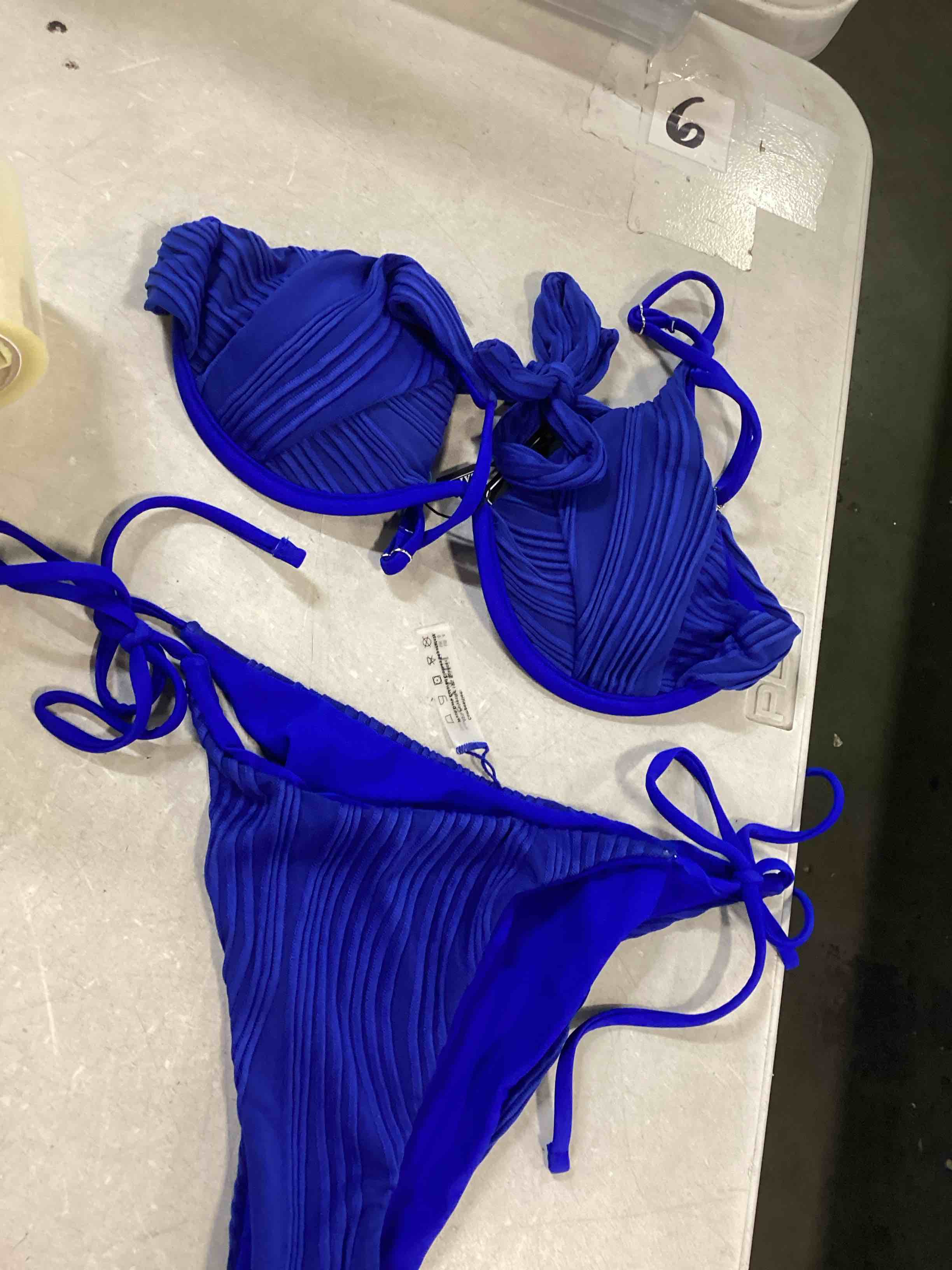 https://s3.amazonaws.com/lotting-images-prod/bidfta/PPE00165698_1728068212412.jpeg