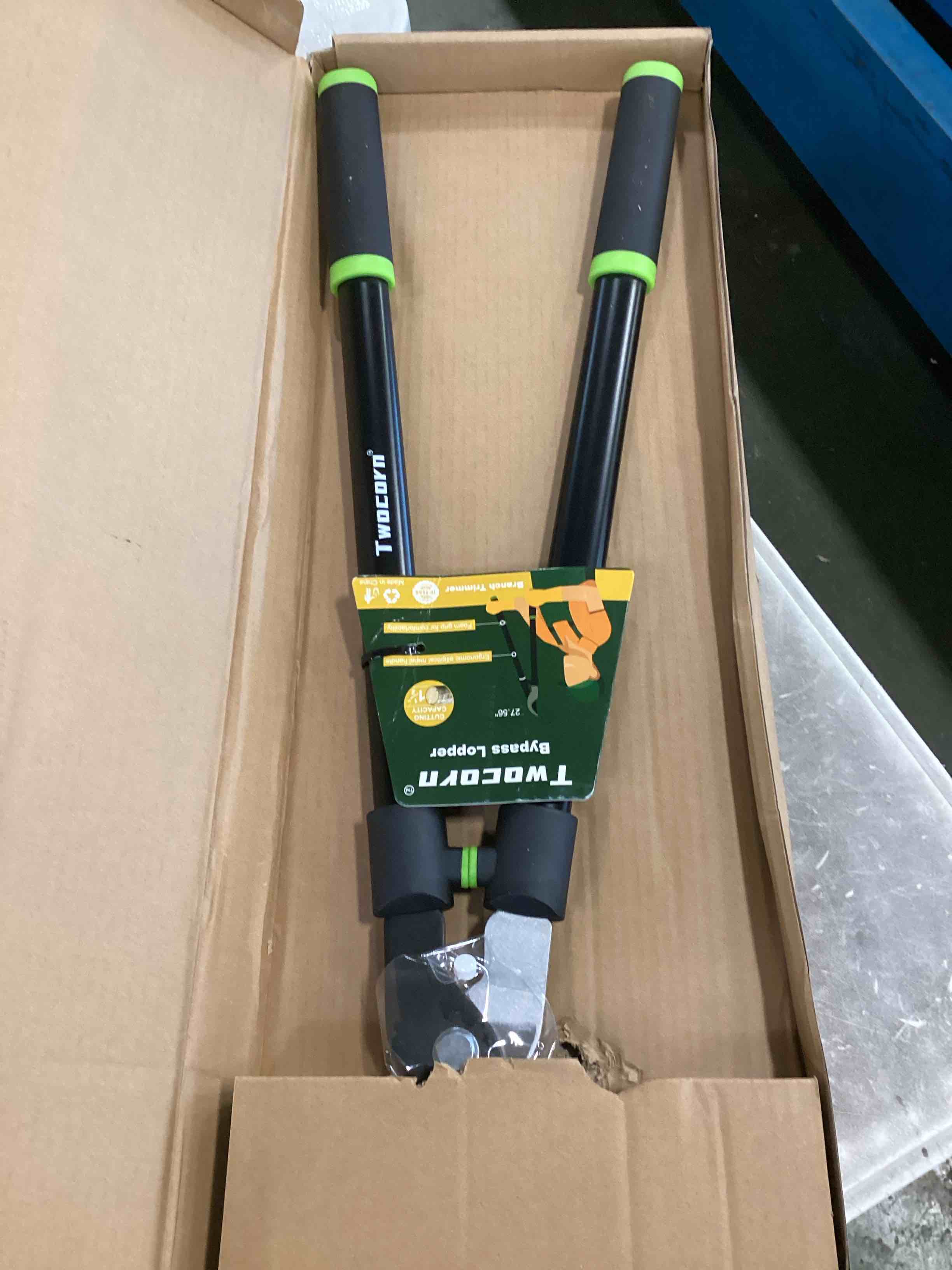 https://s3.amazonaws.com/lotting-images-prod/bidfta/PPE00166040_1728046604836.jpeg