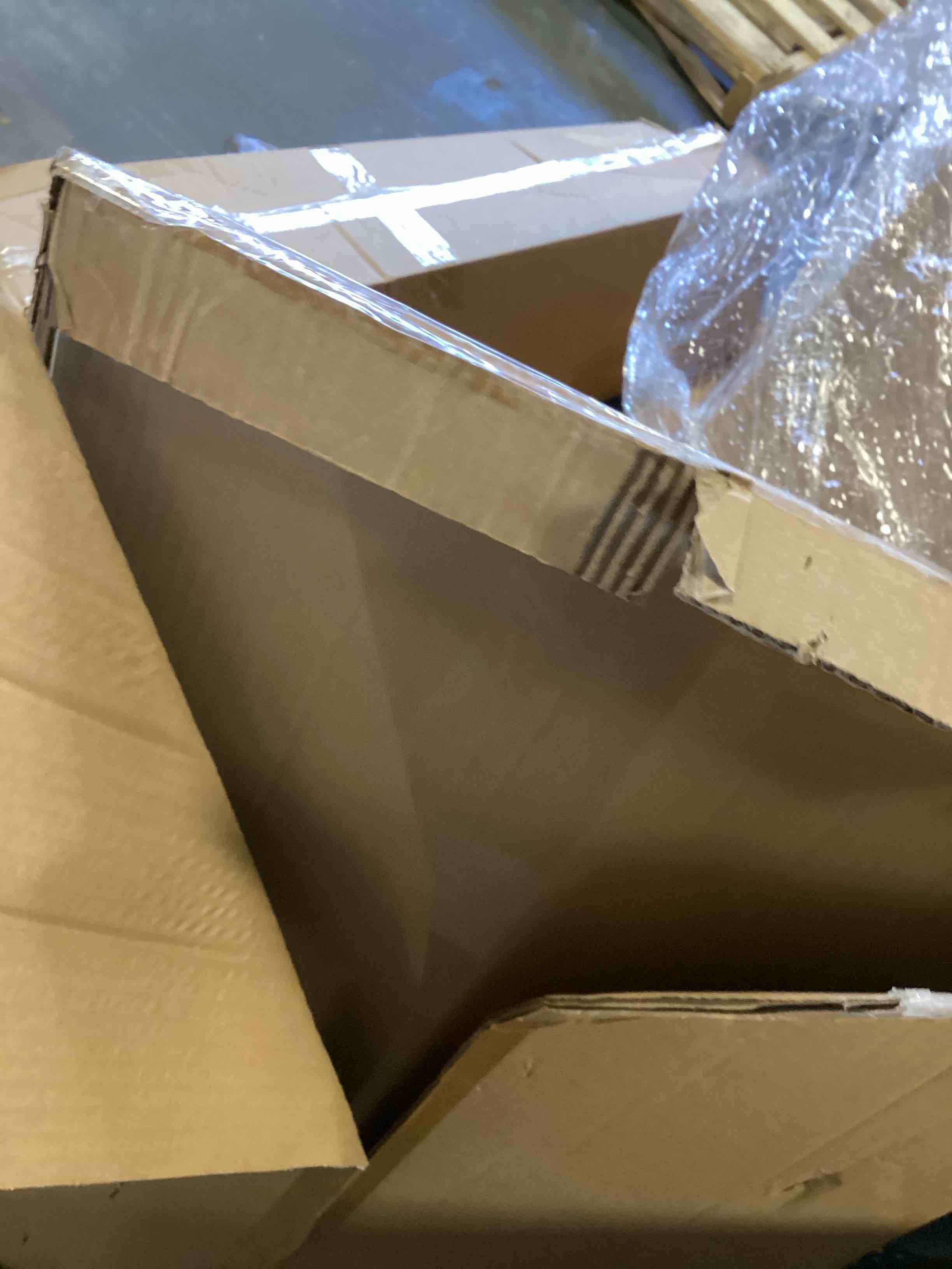 https://s3.amazonaws.com/lotting-images-prod/bidfta/PPE00167046_1728494960157.jpeg