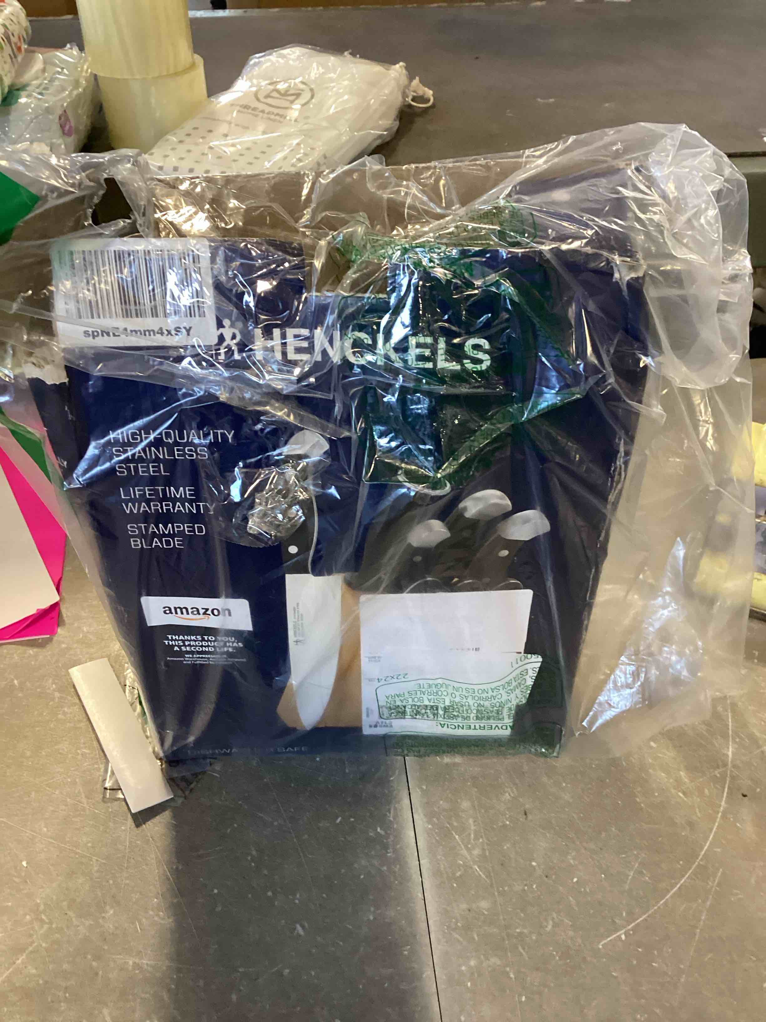 https://s3.amazonaws.com/lotting-images-prod/bidfta/PPE00167622_1728654571153.jpeg