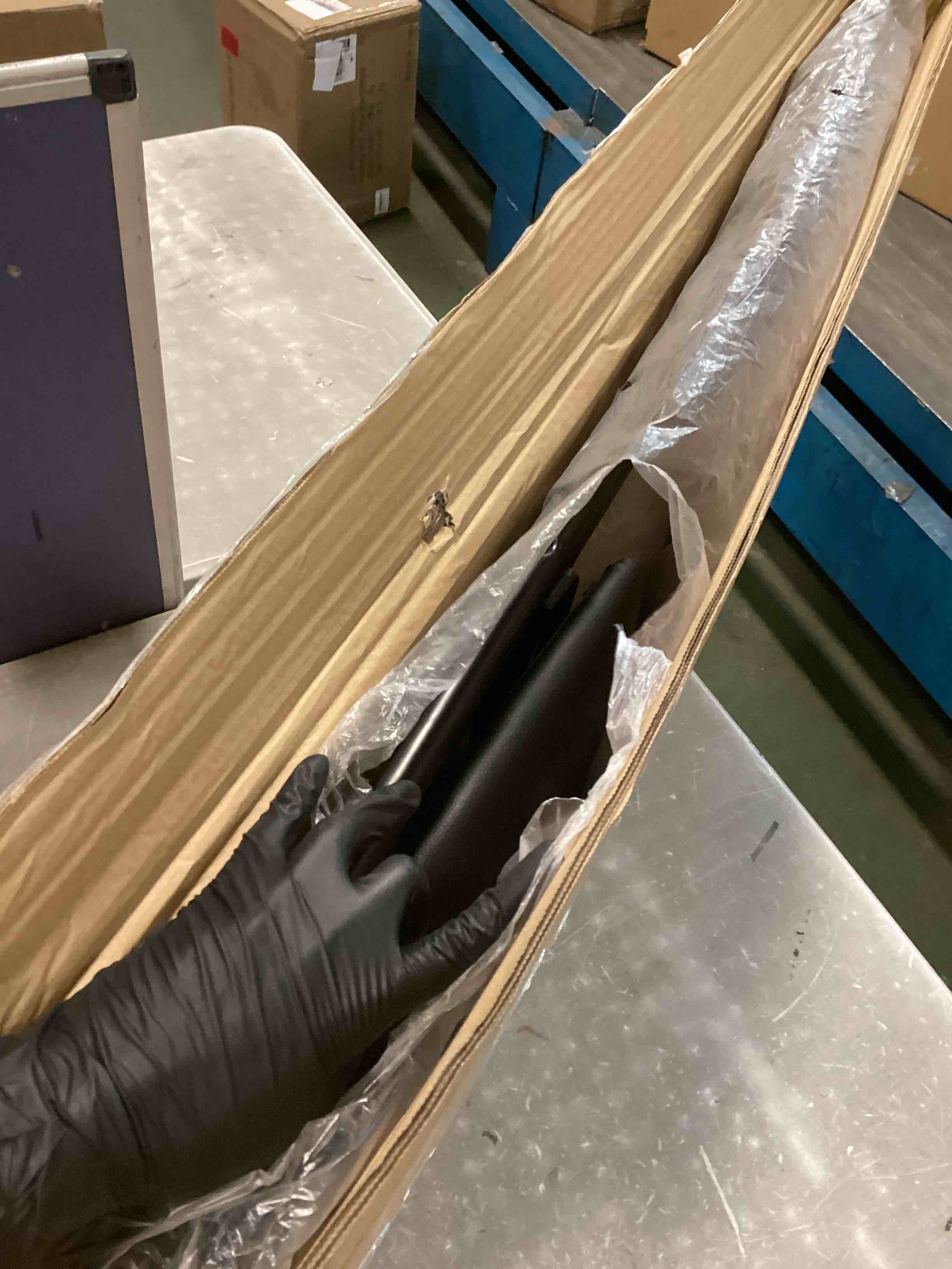 https://s3.amazonaws.com/lotting-images-prod/bidfta/PPE0016915_1724677516163.jpeg