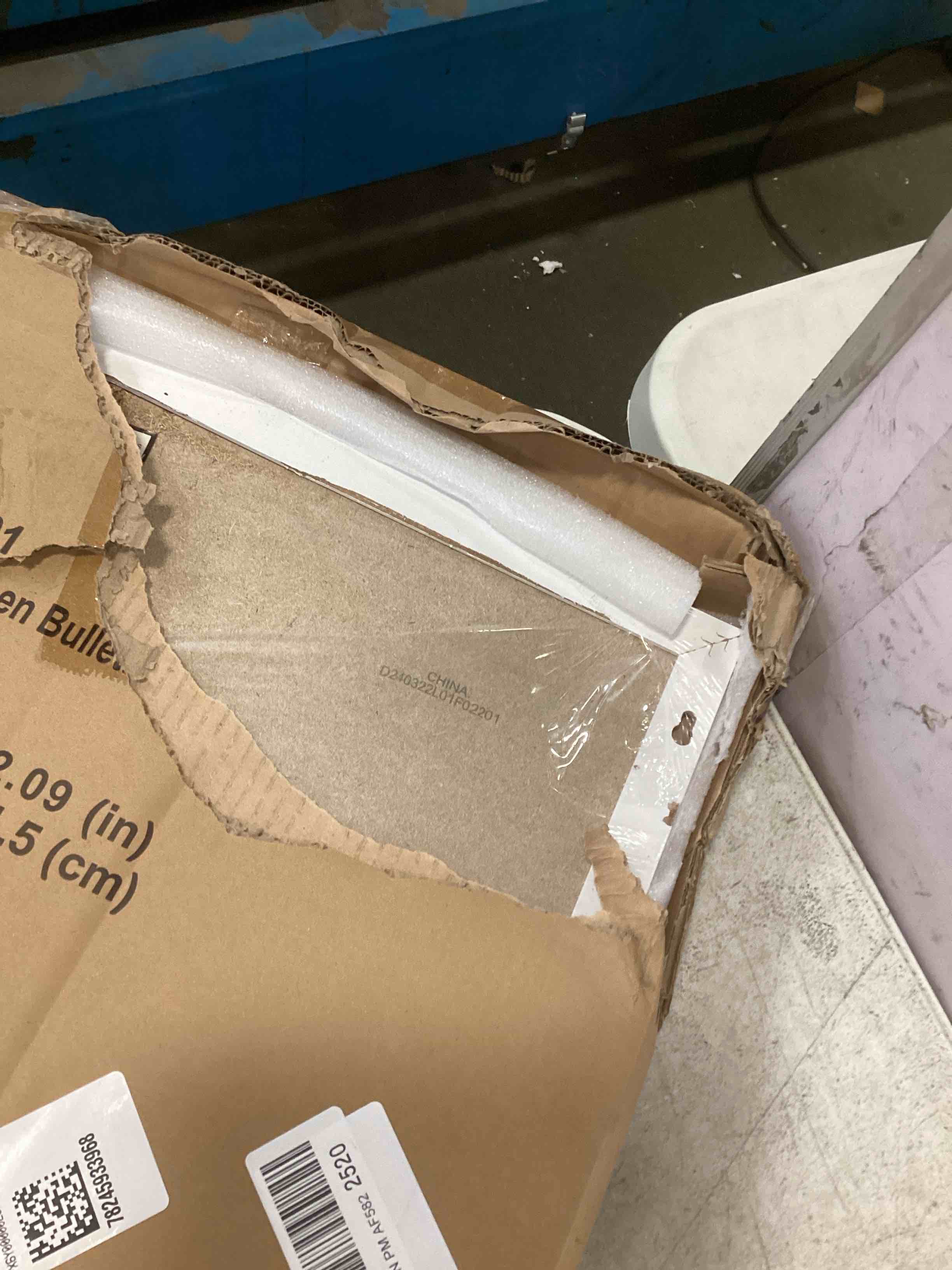 https://s3.amazonaws.com/lotting-images-prod/bidfta/PPE0017443_1724265845464.jpeg